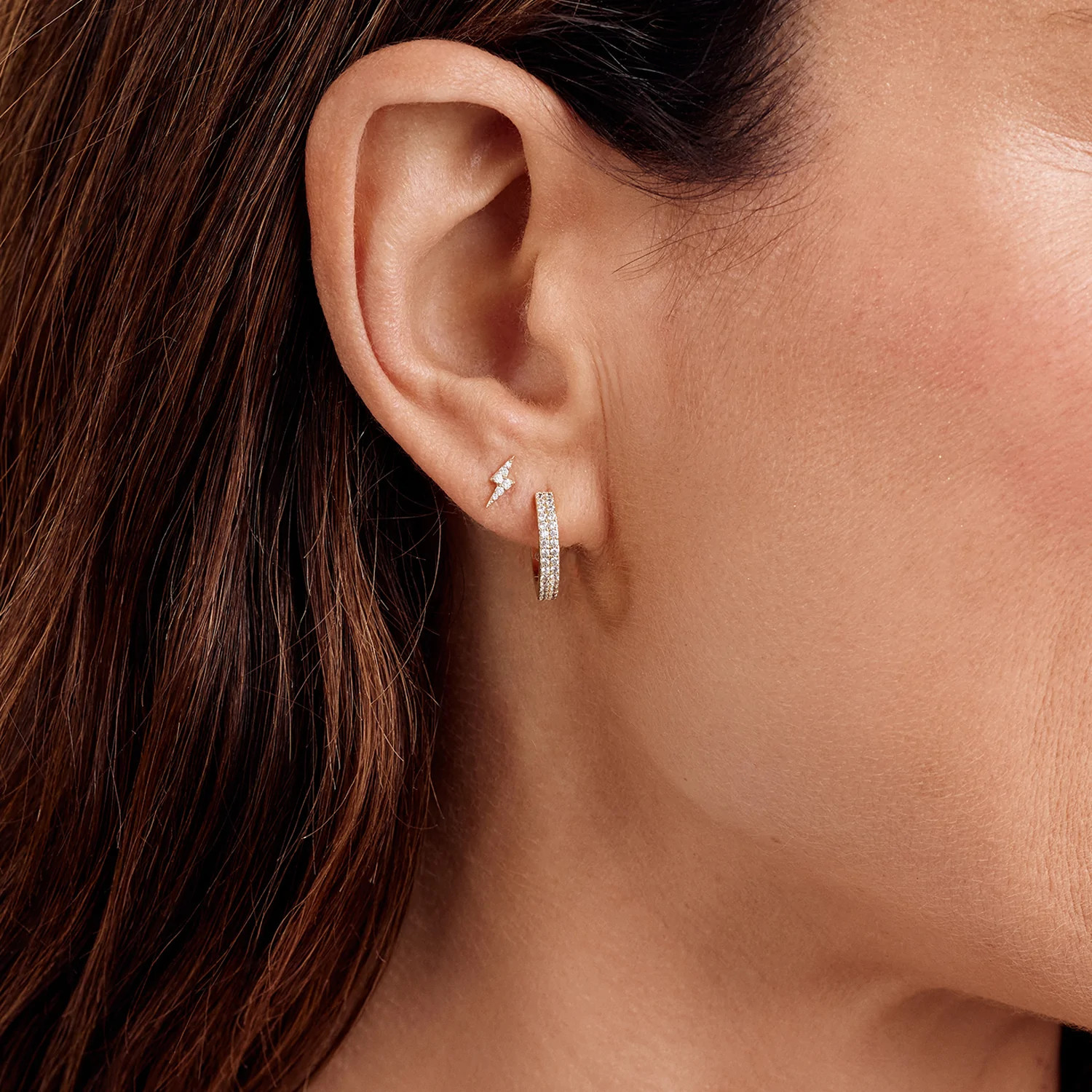 Wilder Shimmer Bar Huggies | Gorjana