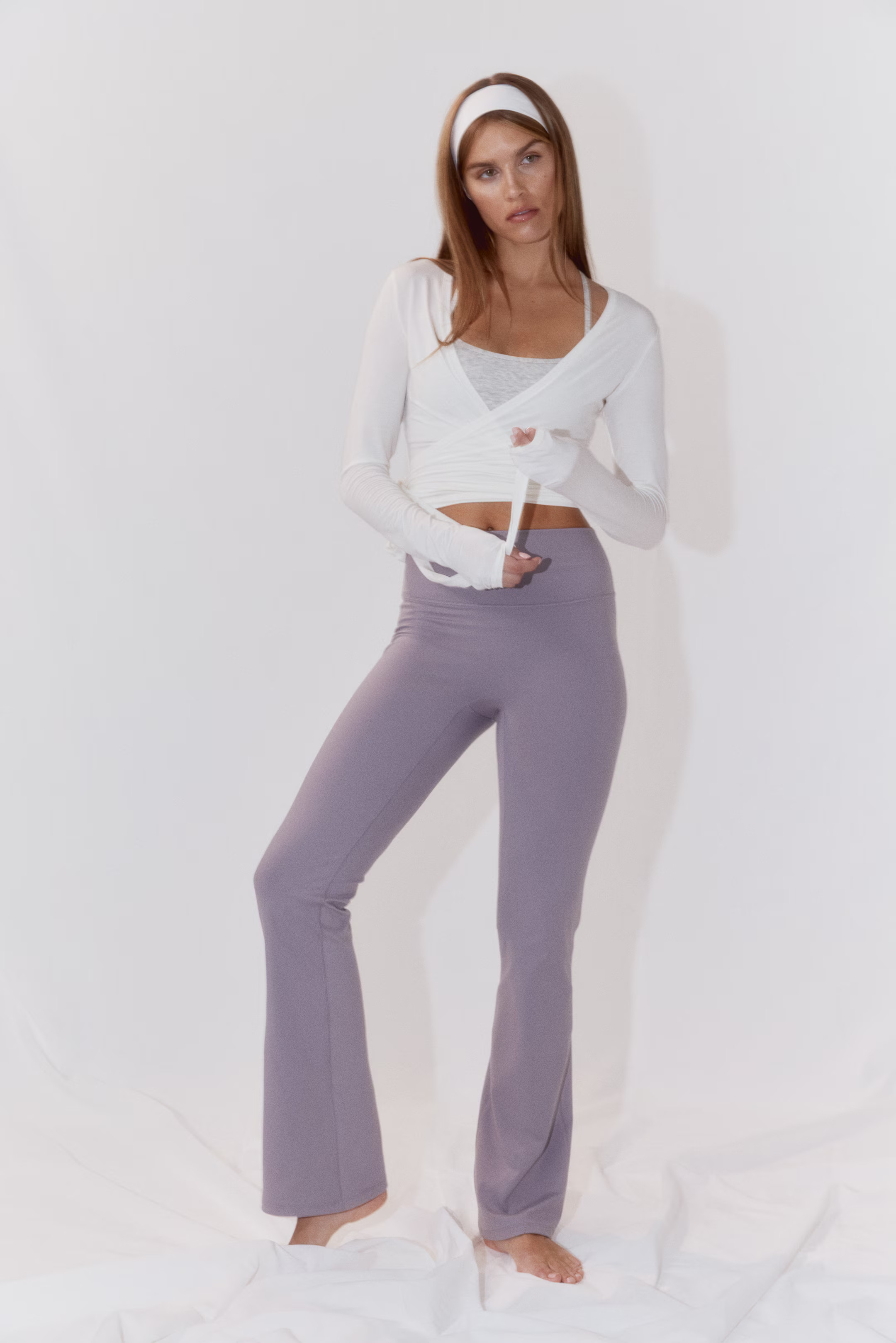 Flared sports leggings with SoftMove™ - Frosty lilac - Ladies | H&M GB | H&M (UK, MY, IN, SG, PH, TW, HK)