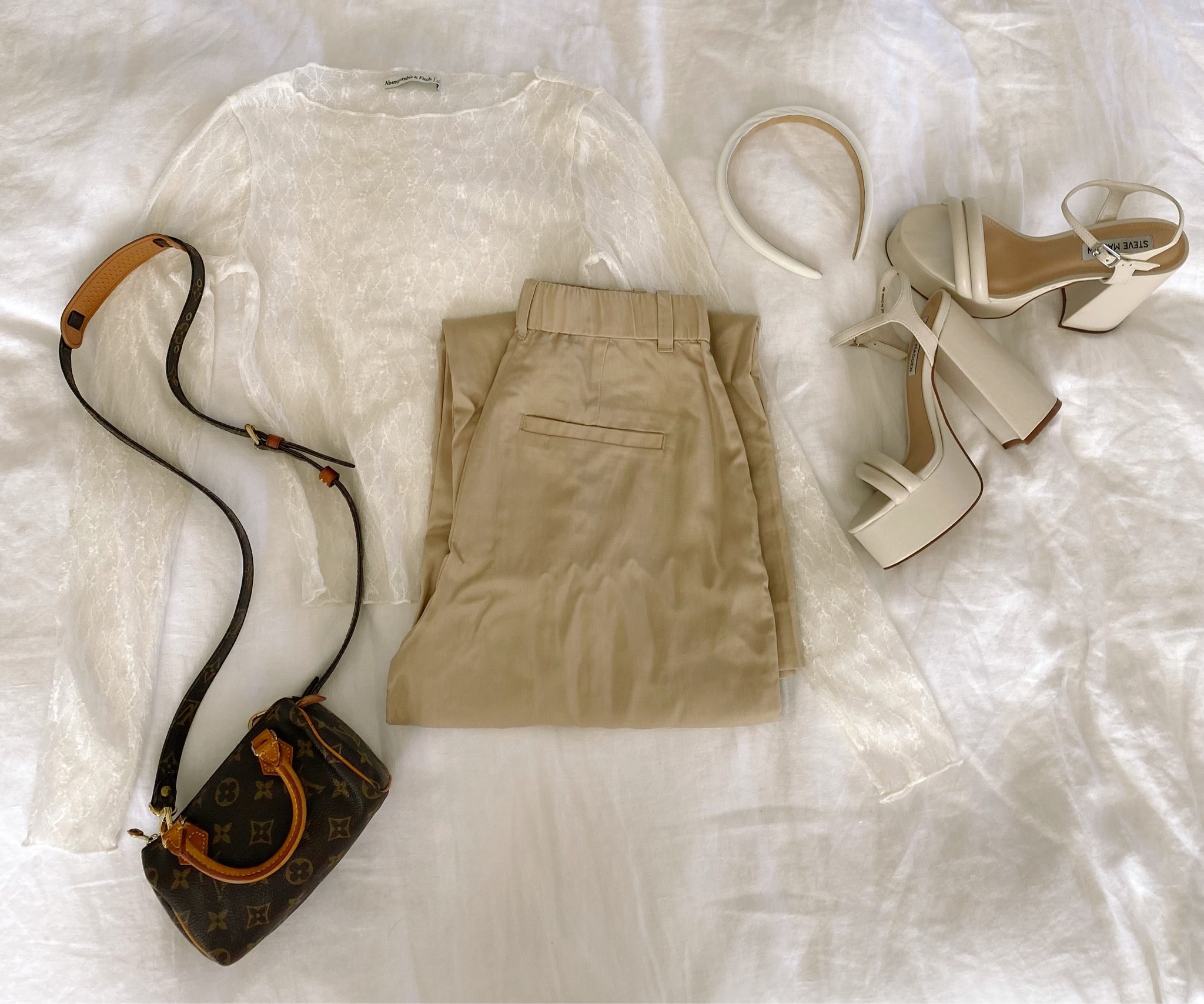 Fall outfit ideas!

Thanksgiving outfit ideas 2022, fall trends 2022, trousers outfit ideas, Louis Vuitton, speedy bag, sheer top, lace top, neutral outfit ideas, fall outfit ideas

#LTKshoecrush #LTKstyletip #LTKSeasonal