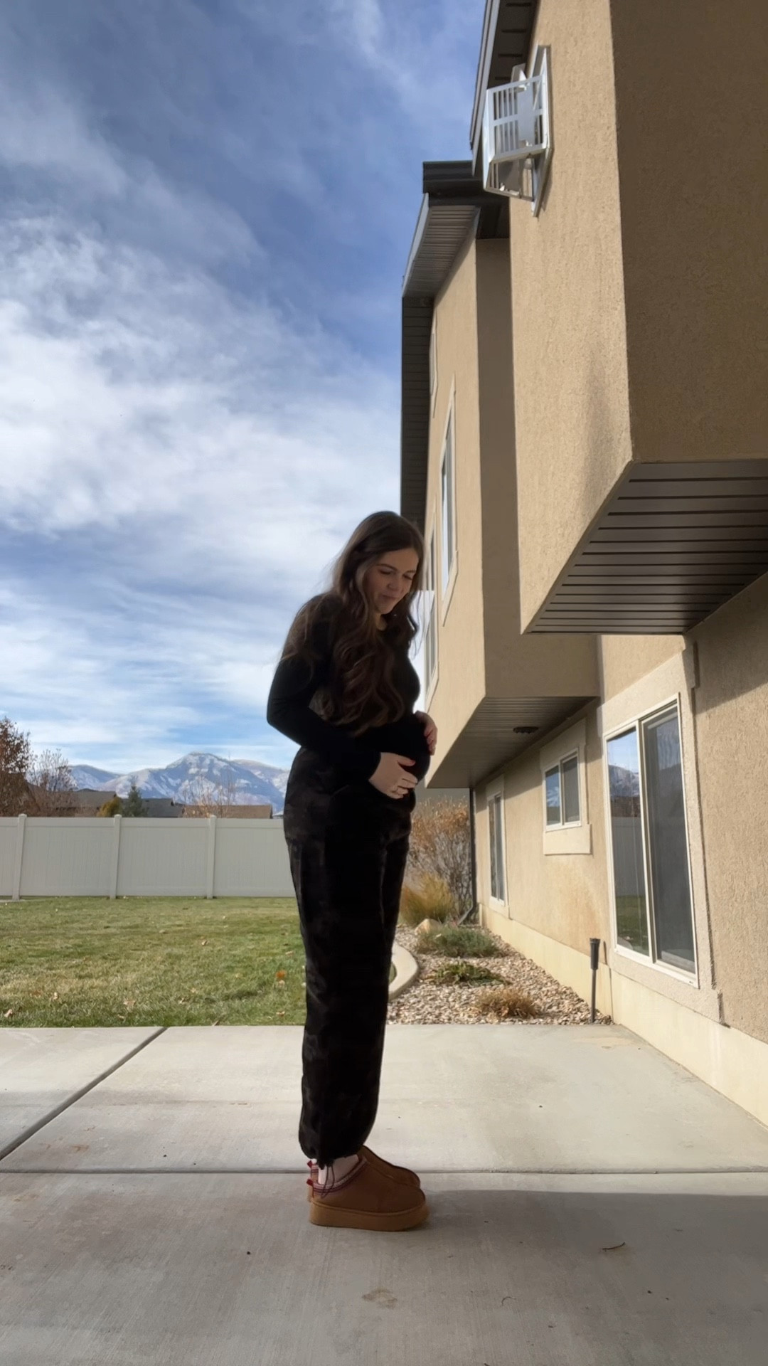 Cargo stretch pants 🫶

#LTKStyleTip #LTKBump #LTKBeauty