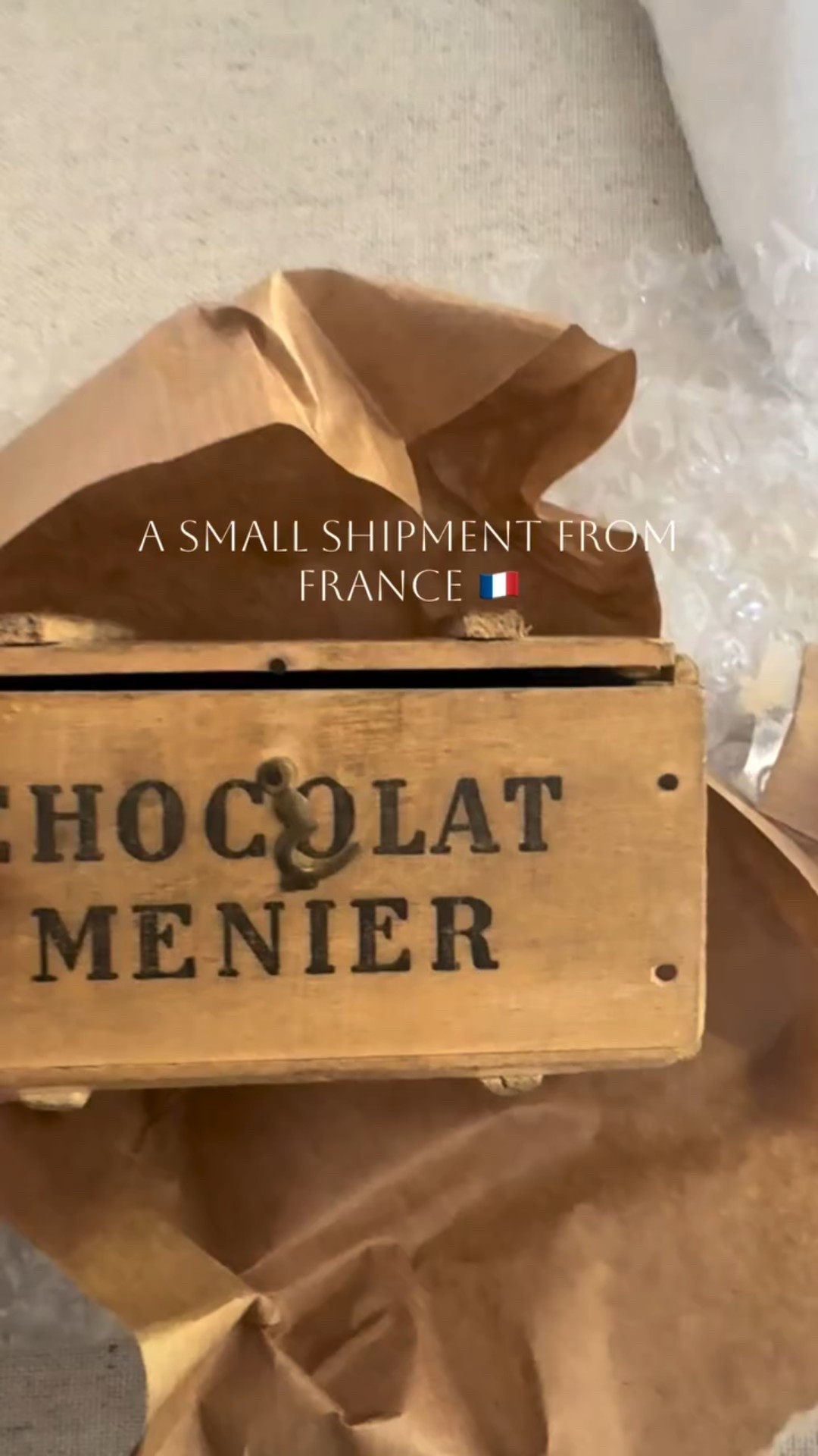 There’s something special about opening a box from France🇫🇷

Every piece inside is vintage, imperfect, and one of a kind.

Collected with intention and curated slowly. Coming to the shop very soon 🤍

#OurNido
#FrenchVintage
#CollectedAndCurated
#QuietLuxury
#VintageHome
#AntiqueDecor
#FromFrance