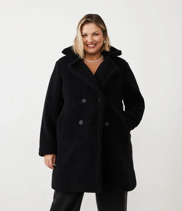 Casaco Longo em Sherpa com Bolsos Curve & Plus Size Preto | Renner (BR)
