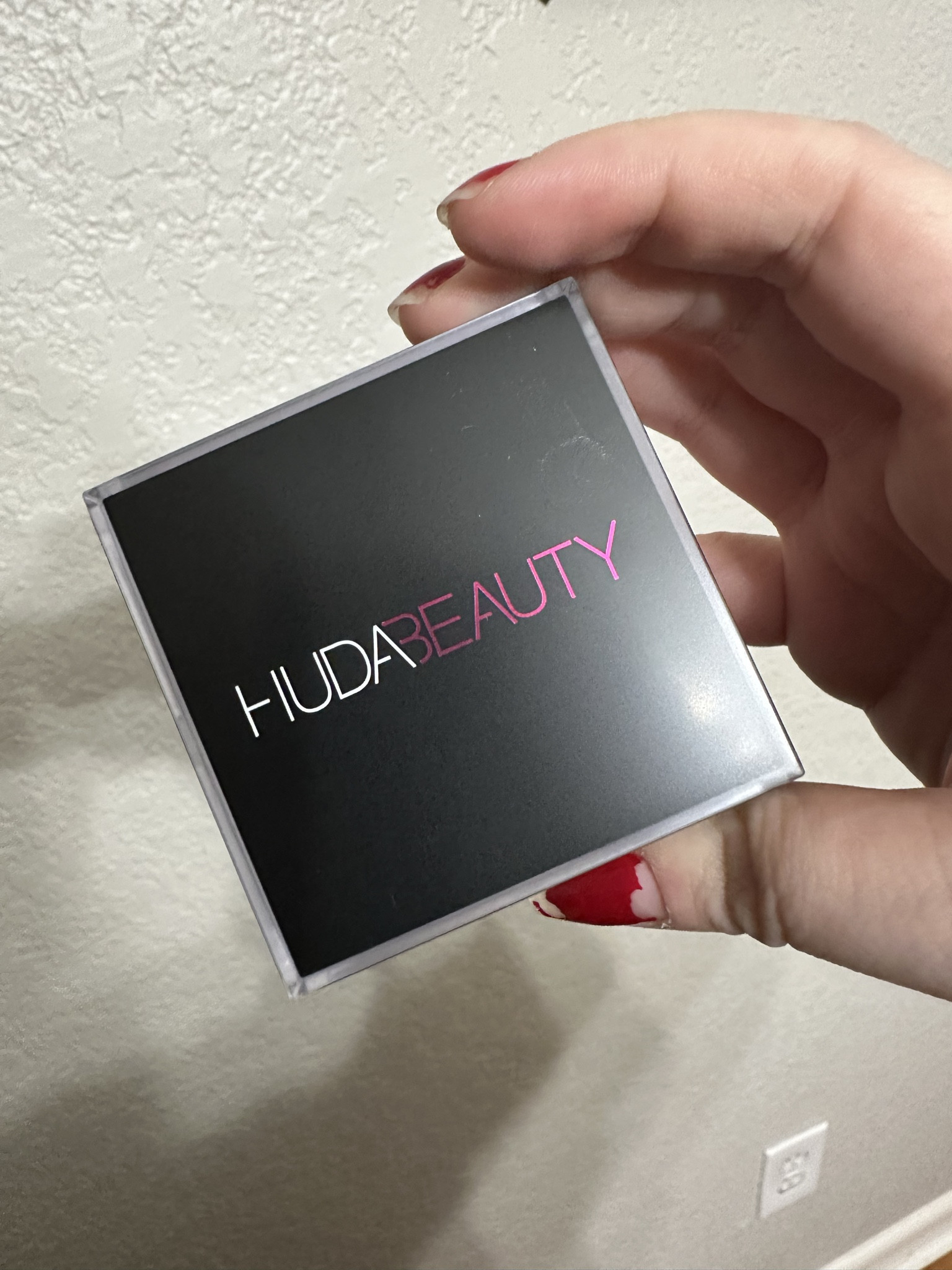 New huda beauty powder in cherry blossom 

#LTKbeauty #LTKfindsunder50 #LTKfindsunder100