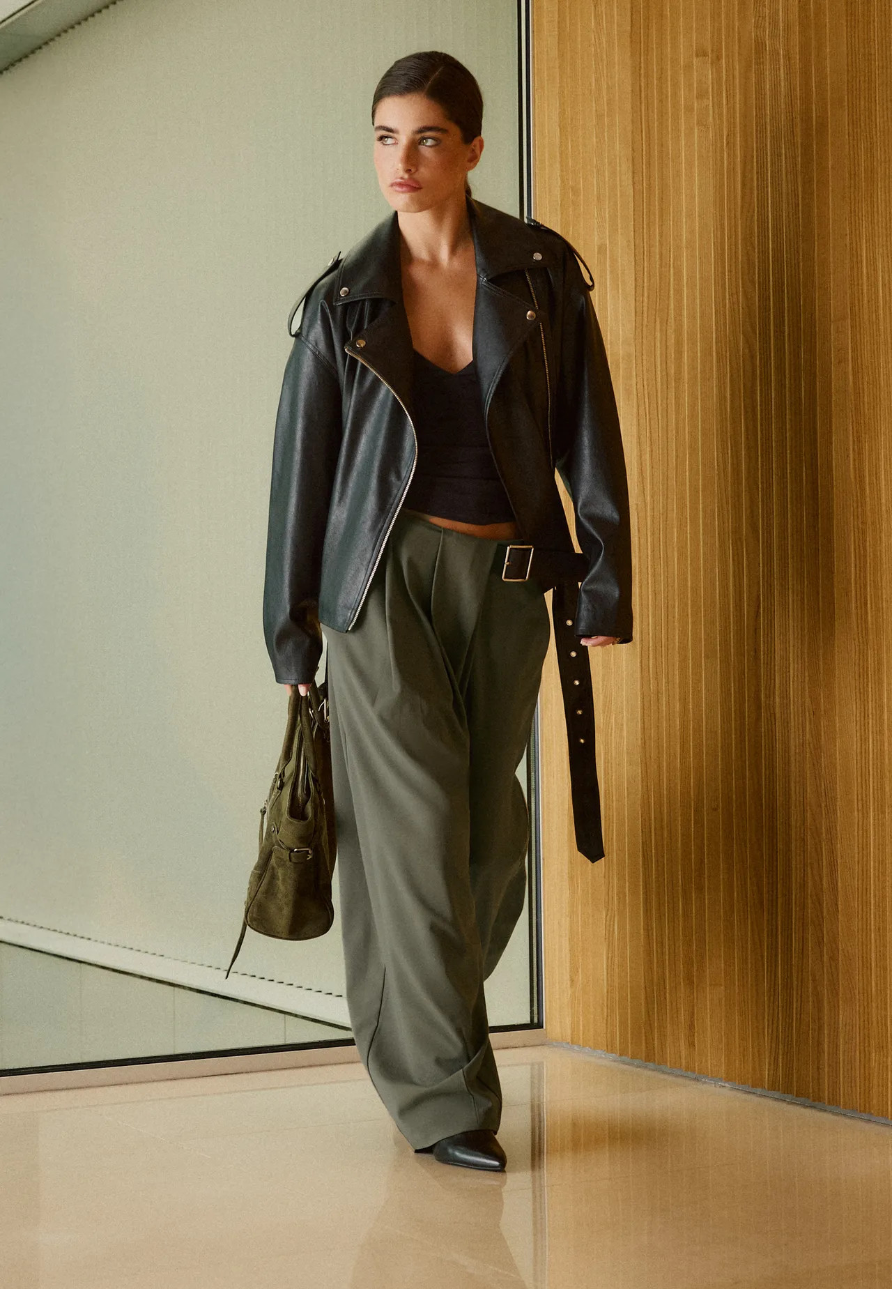 Smart belted darted trousers | Stradivarius (UK)
