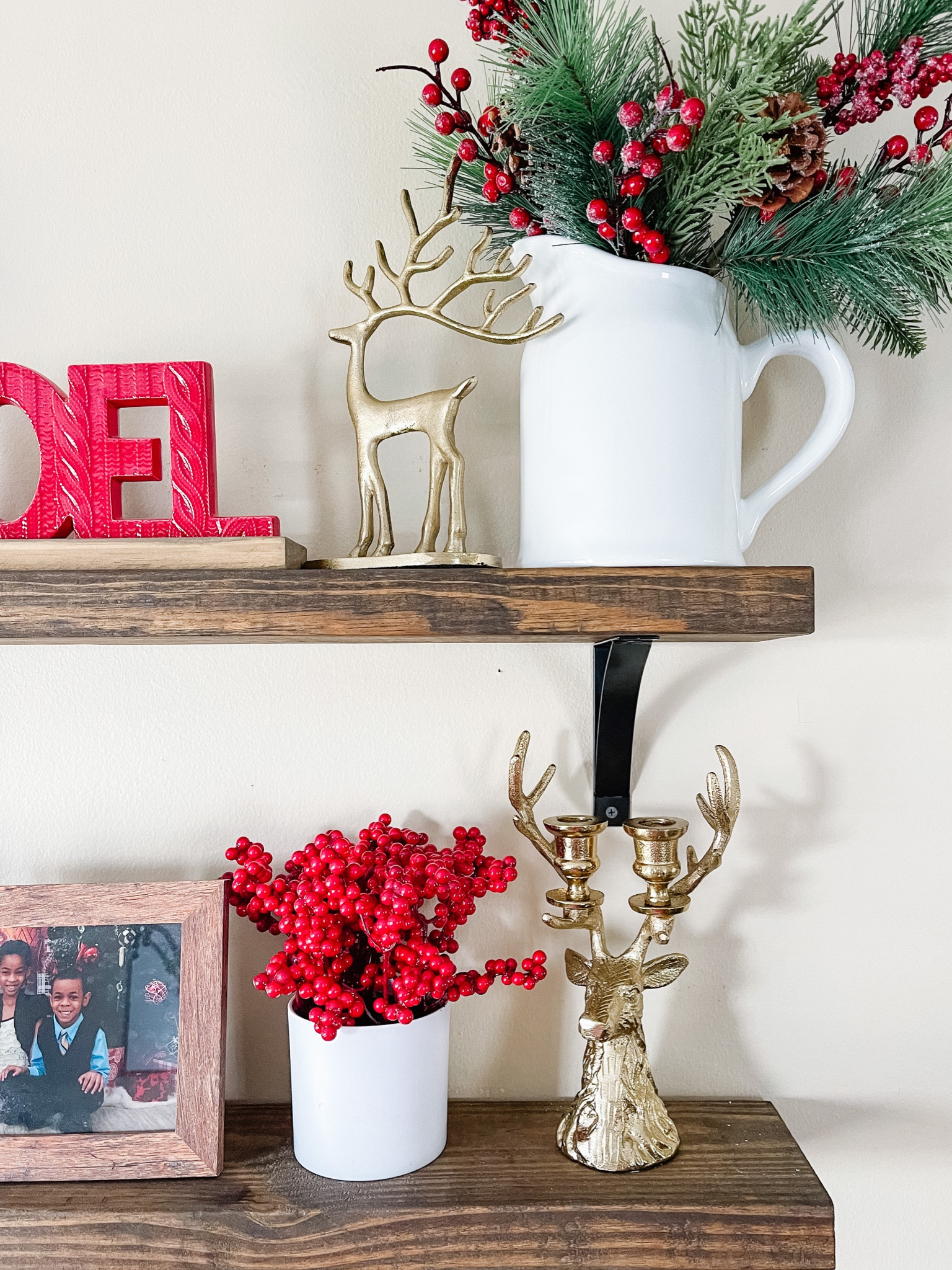 Holiday shelf decor

#LTKHoliday #LTKhome #LTKSeasonal