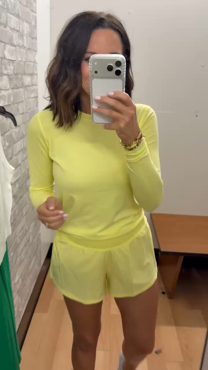 y’all this set is too easy and too cute 💛
perfect for running errands, walking, or just a comfy day… wearing a small in both
#athleisurelook #springoutfitideas #sportycasual #matching set #ltkseasonal


#LTKPetite