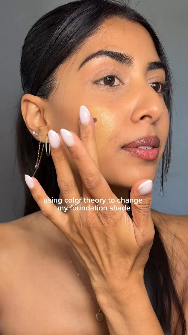 Okay that was literally magic… @maccosmeticscanada @rarebeauty 
.
.
.
#colortheory #colorcorrector #purplecorrector #foundation #makeuphacks