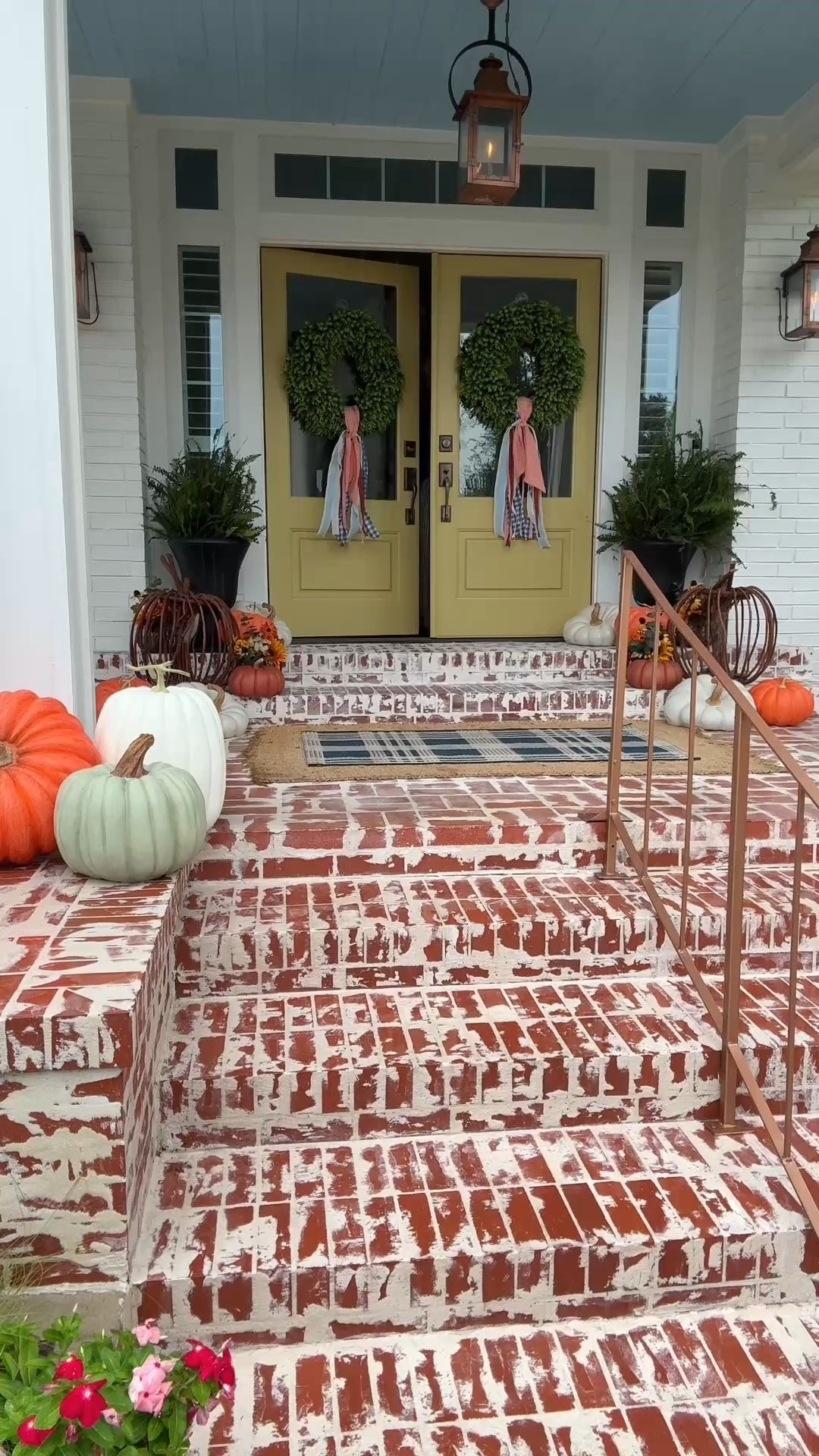 Fall is arriving early, and the best pieces are already selling out! 🍂🎃 If you’re dreaming of a cozy front porch this season, don’t wait until September to shop. These pumpkins, wreaths, ribbons, and porch accents are some of my favorite finds, and they’re all linked here for you. Grab your favorites now so you’re ready the moment that first hint of fall arrives.