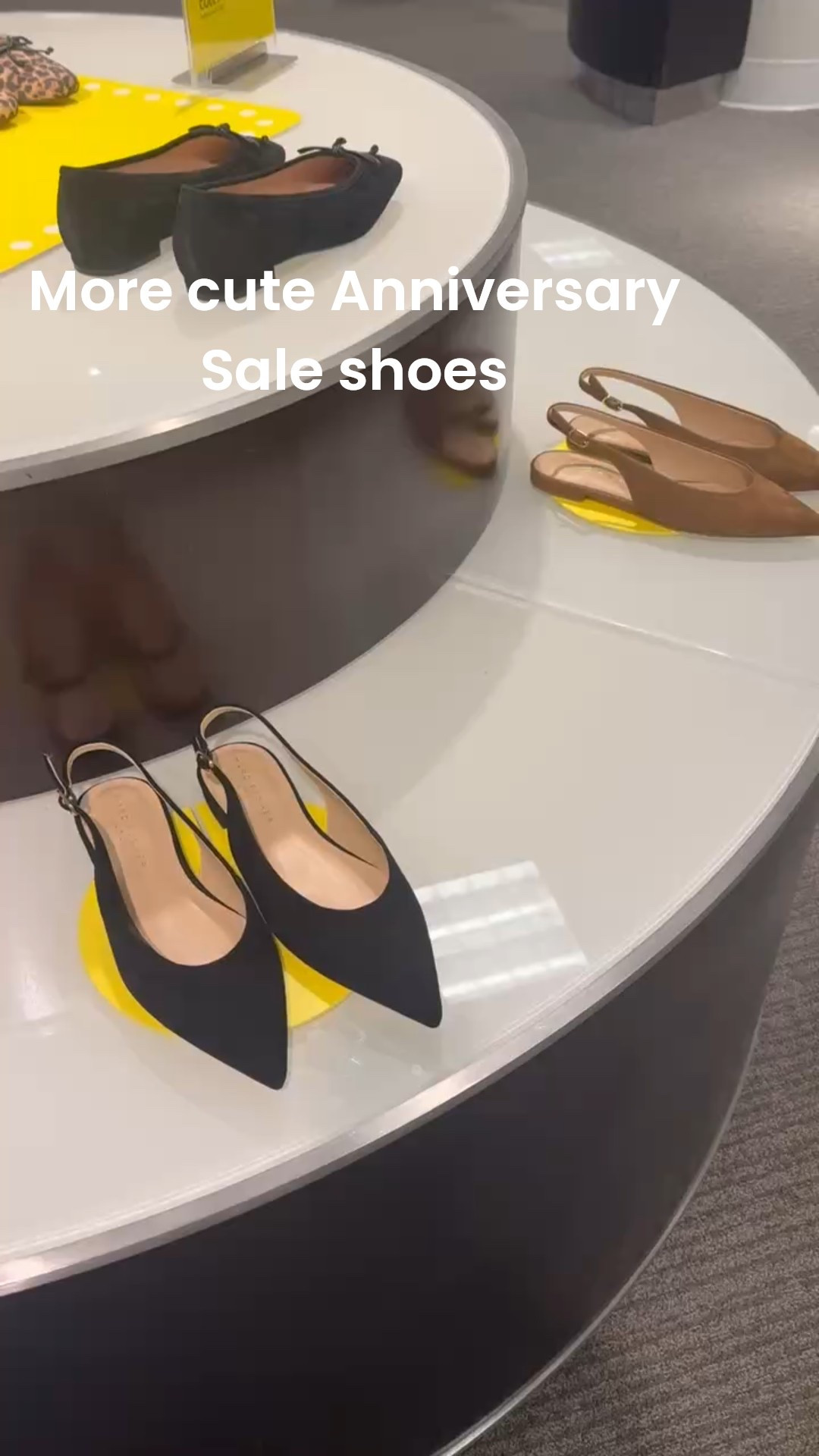 Flats are so cute. Wish they had my size. 