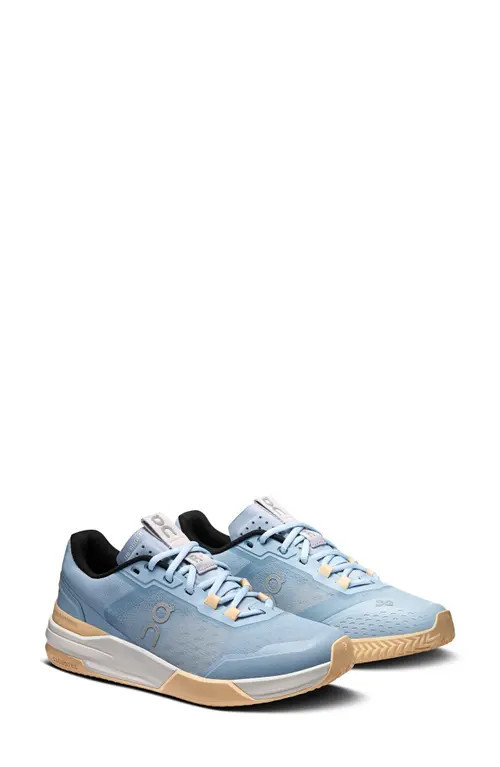 On The Roger ADV Pro Clay Tennis Shoe in Chambray/Blonde at Nordstrom, Size 8.5 | Nordstrom