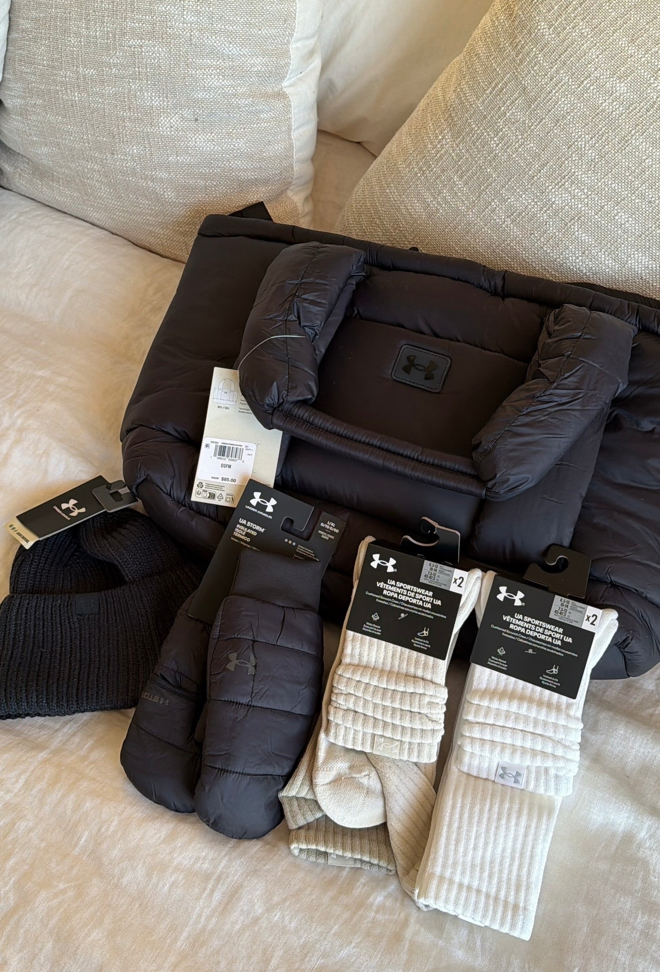My fav underarmour winter accessories🤍🌨️  

#LTKHoliday #LTKmomlife #LTKGiftGuide