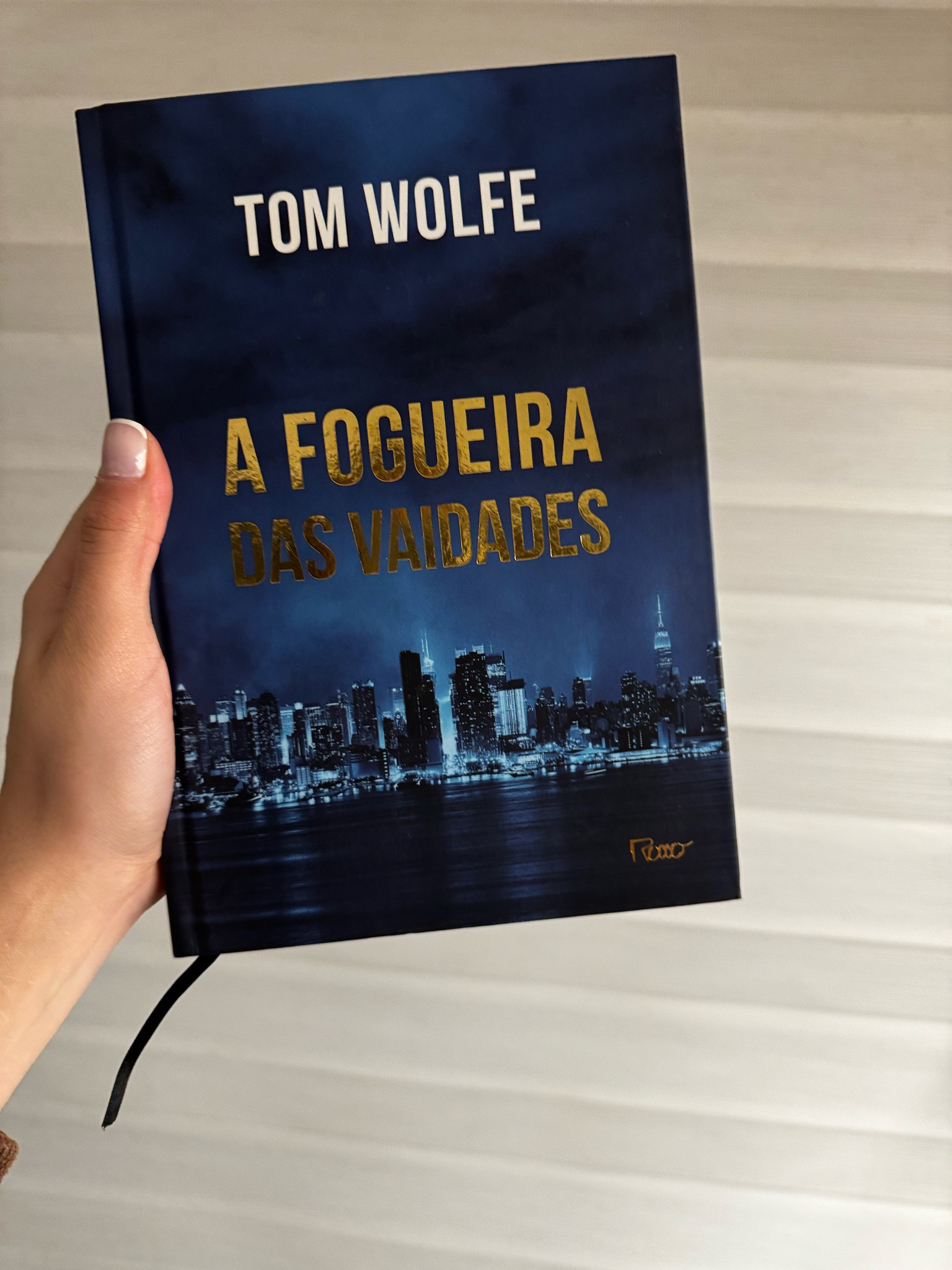 Ainda não tive tempo de ler, parece ser um livro muito interessante, ótimo para quem gosta de leituras mais sóbrias!

#LTKover50style #LTKgiftguide #LTKstyletip