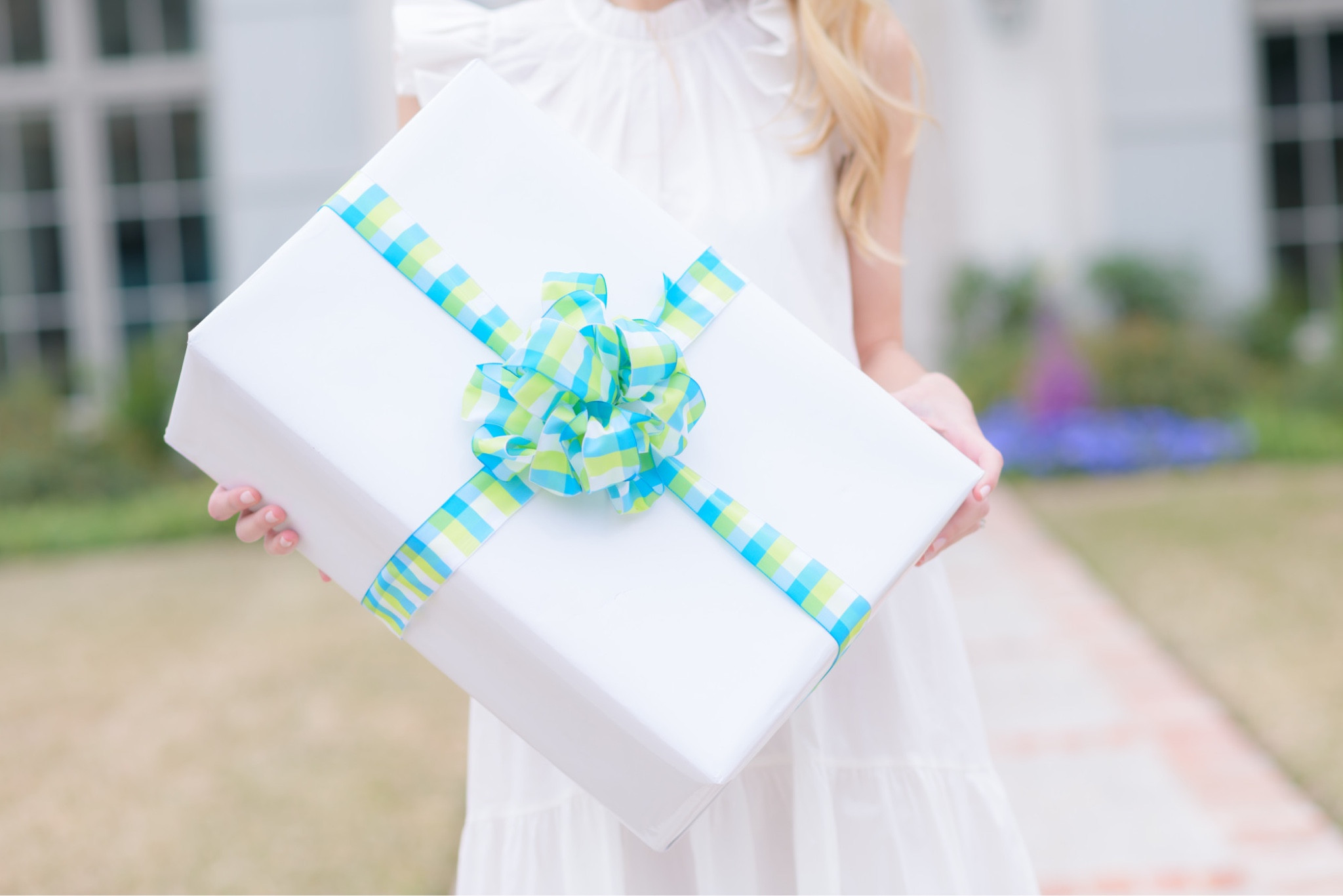 Our high school and college graduation gift guides are live on DoSayGive.com!

#LTKfindsunder100 #LTKfindsunder50 #LTKparties