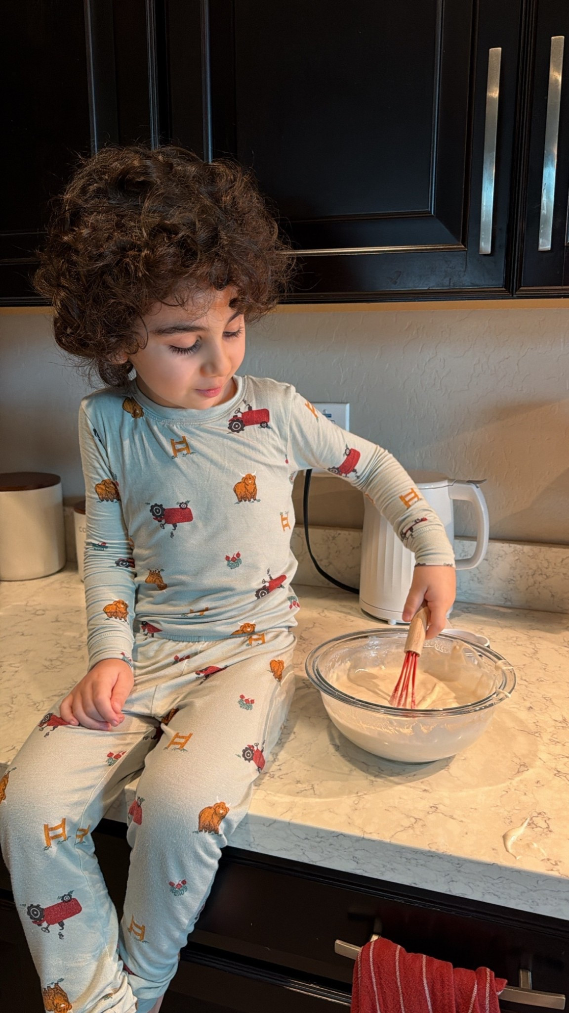 Wears 5T

#walmartfinds #toddlerpajamas #toddlers #toddlermoms #pajamasets #affordablefinds #walmartkids #carters