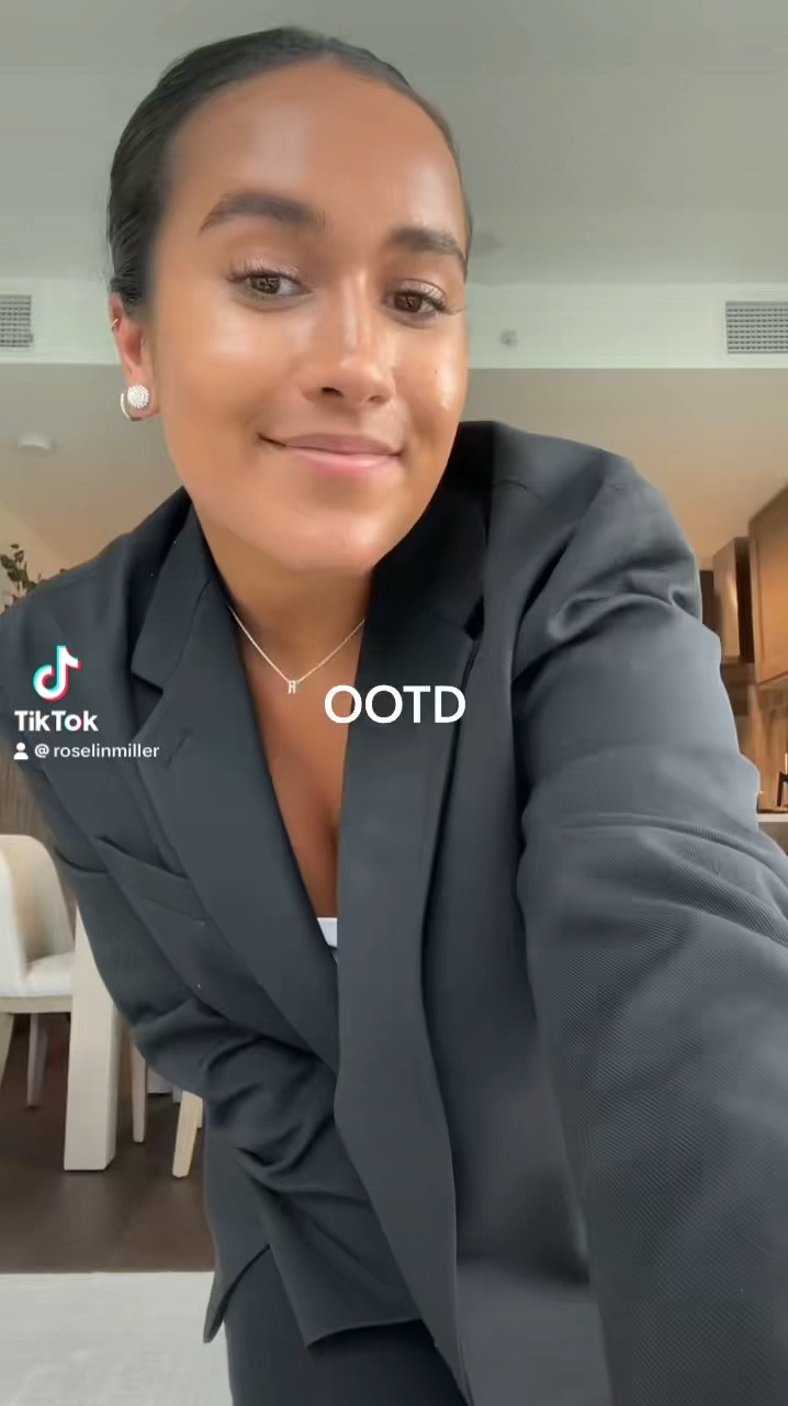 Simple & comfy work OOTD! 

Blazer: 1 
Top: S
Pants: M

#aritzia #workootd #ootd #blazeroutfit 

#LTKstyletip #LTKtravel #LTKworkwear