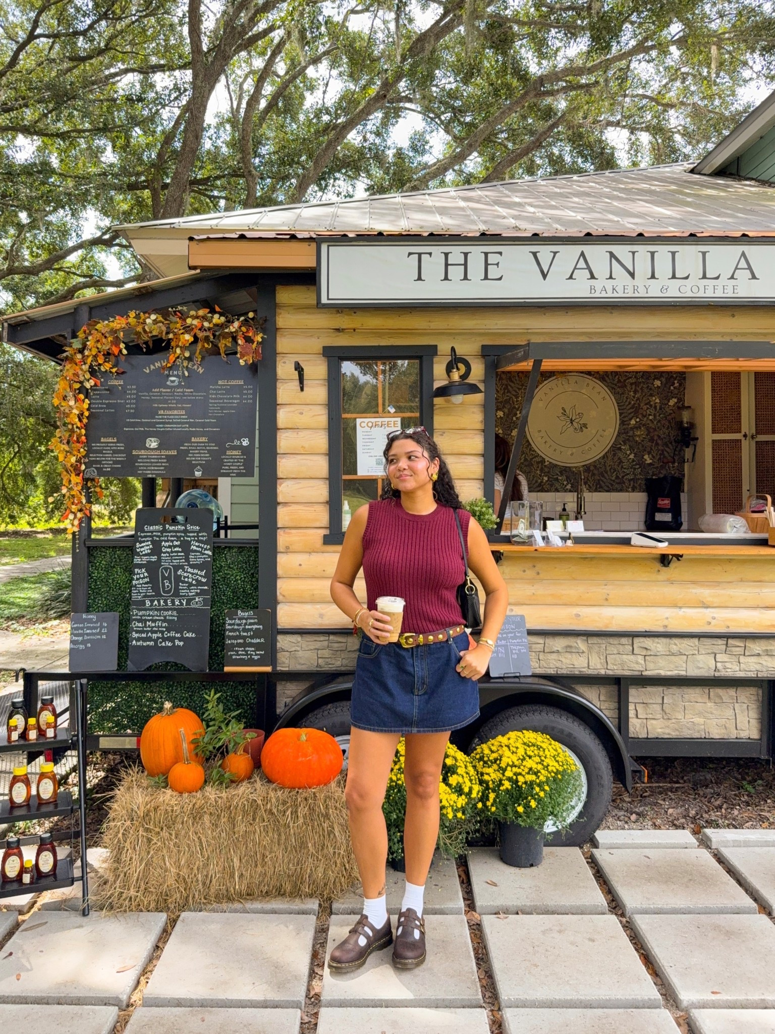 transition to fall outfit


dark wash denim skirt, sweater vest, dr. martens

#LTKFallSale #LTKStyleTip #LTKSeasonal