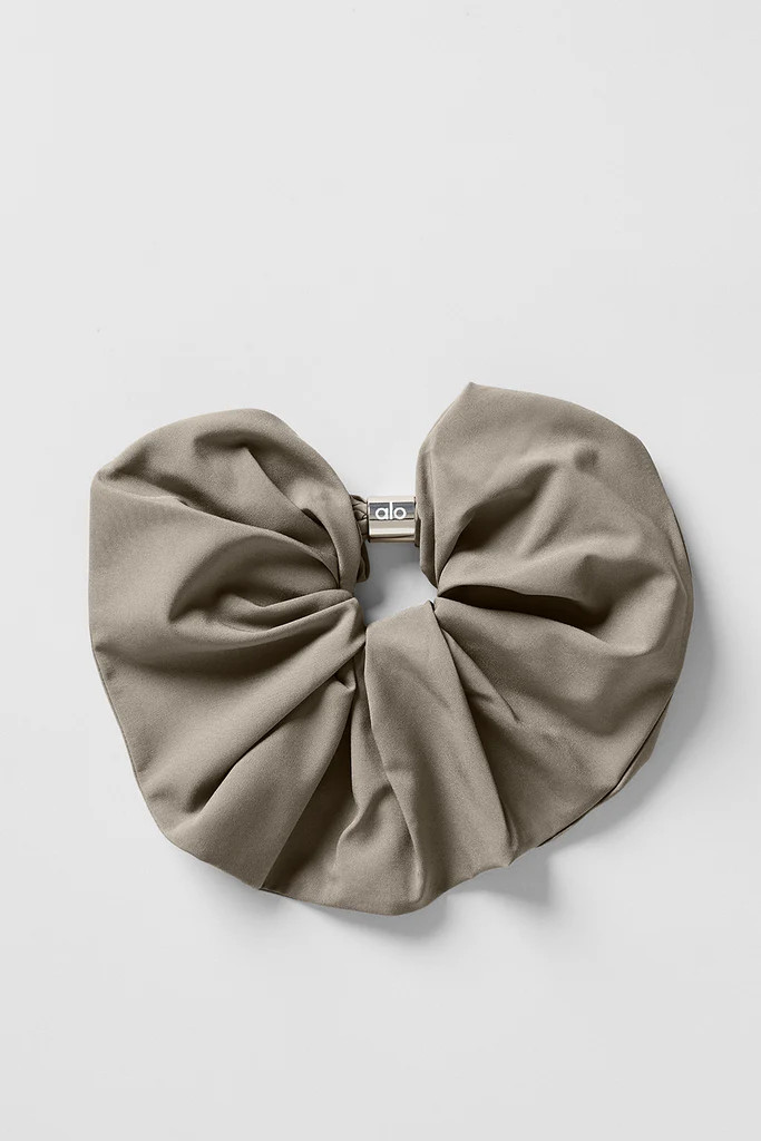 Bead It Oversized Scrunchie | Alo Yoga (US)