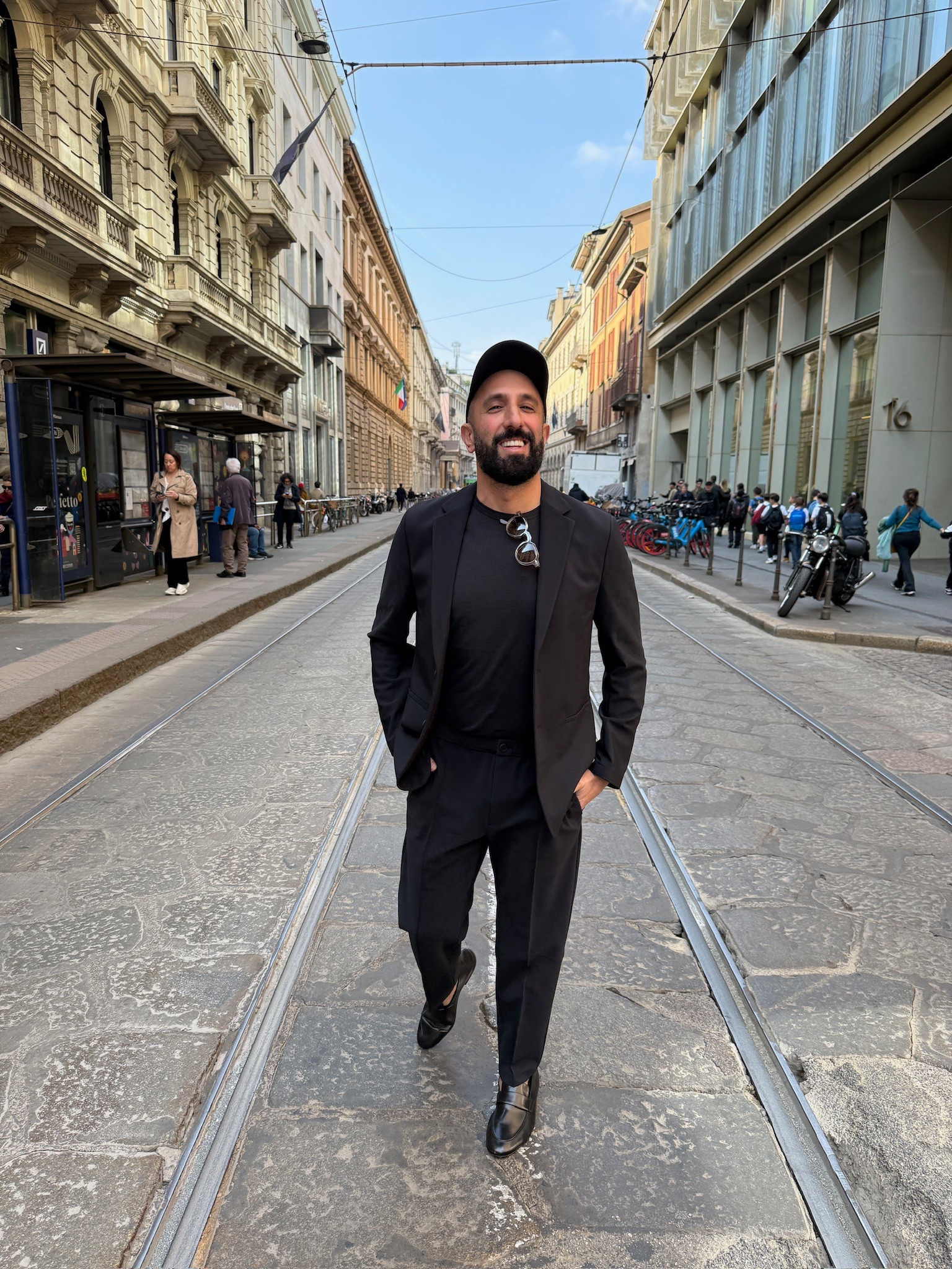 Never can go wrong with all black for an evening of events!