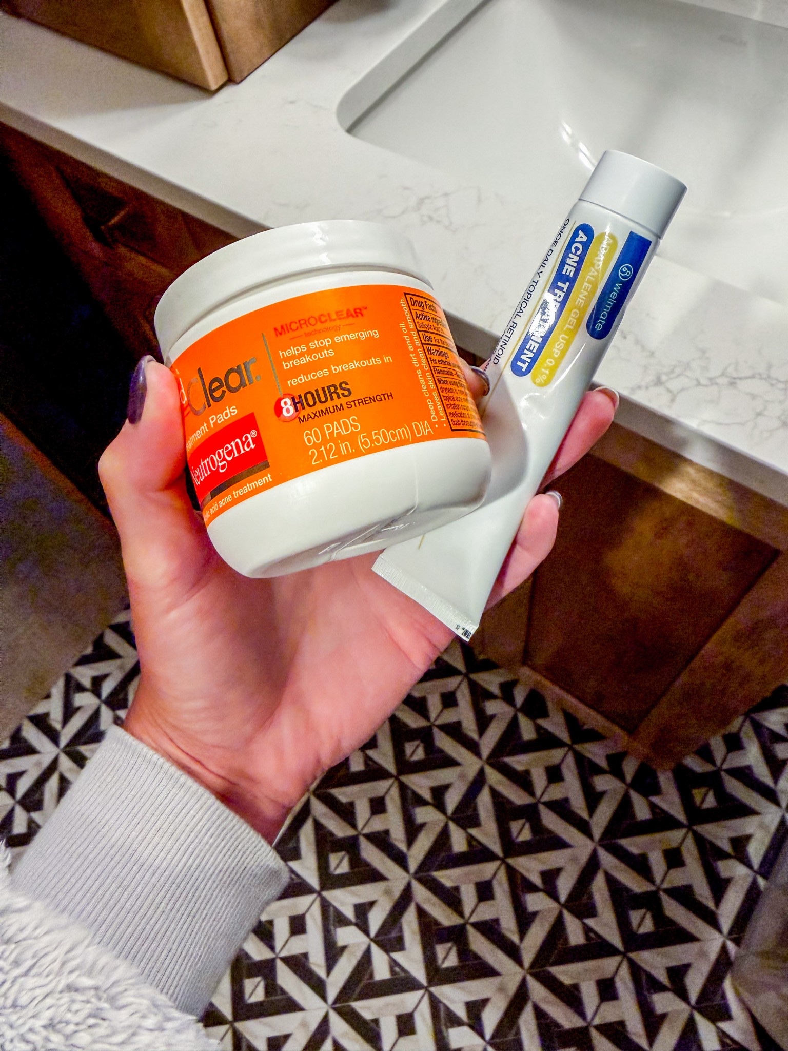 If you or your teens struggle with acne and breakouts give this duo a try. Cleansing pads and cream treatment 

#LTKBeauty