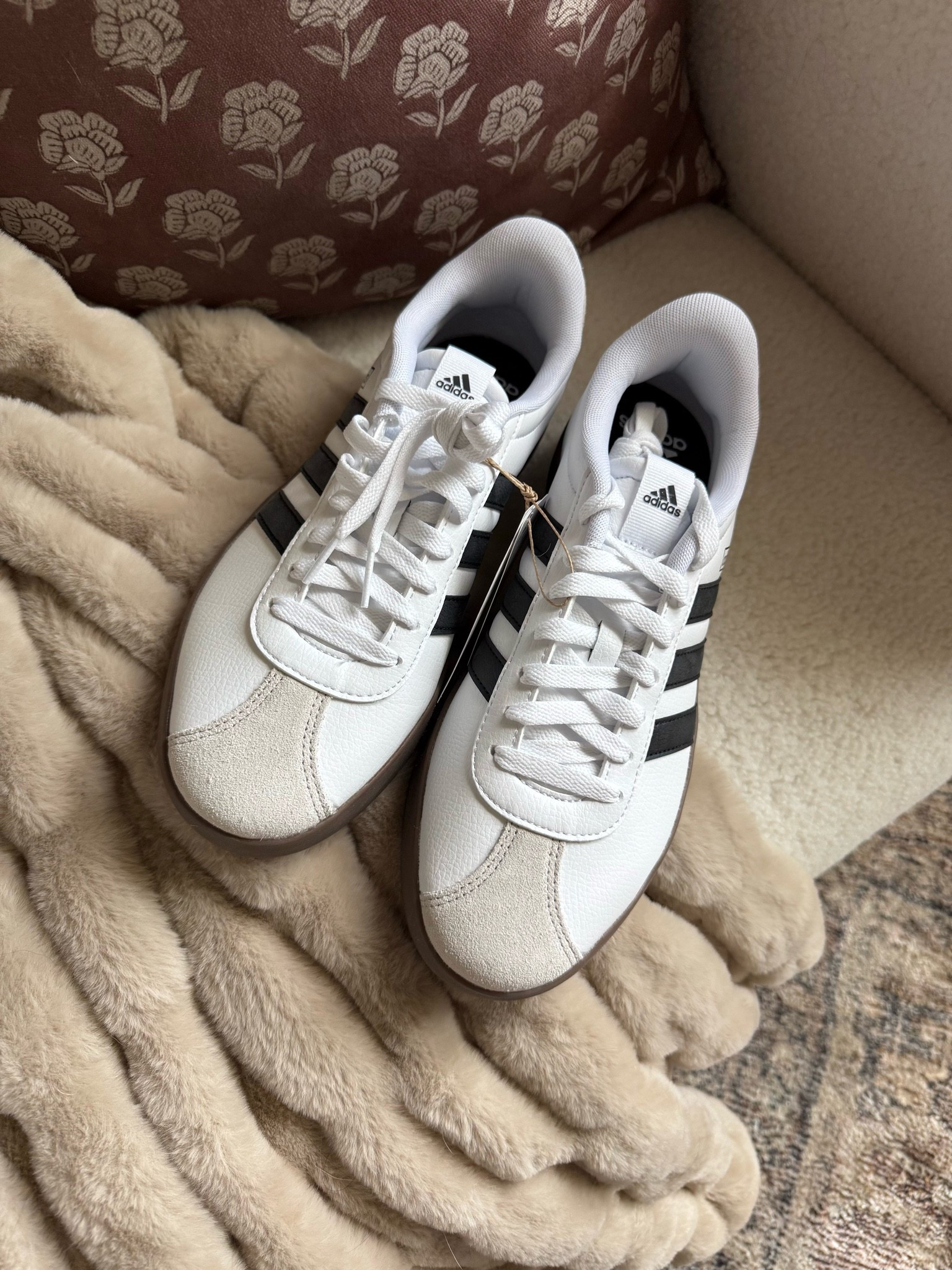 Such a great deal on these Adidas shoes! Only $45 at Sam’s Club 🙌🏻 More colors available

#LTKSaleAlert #LTKOver40 #LTKmomlife