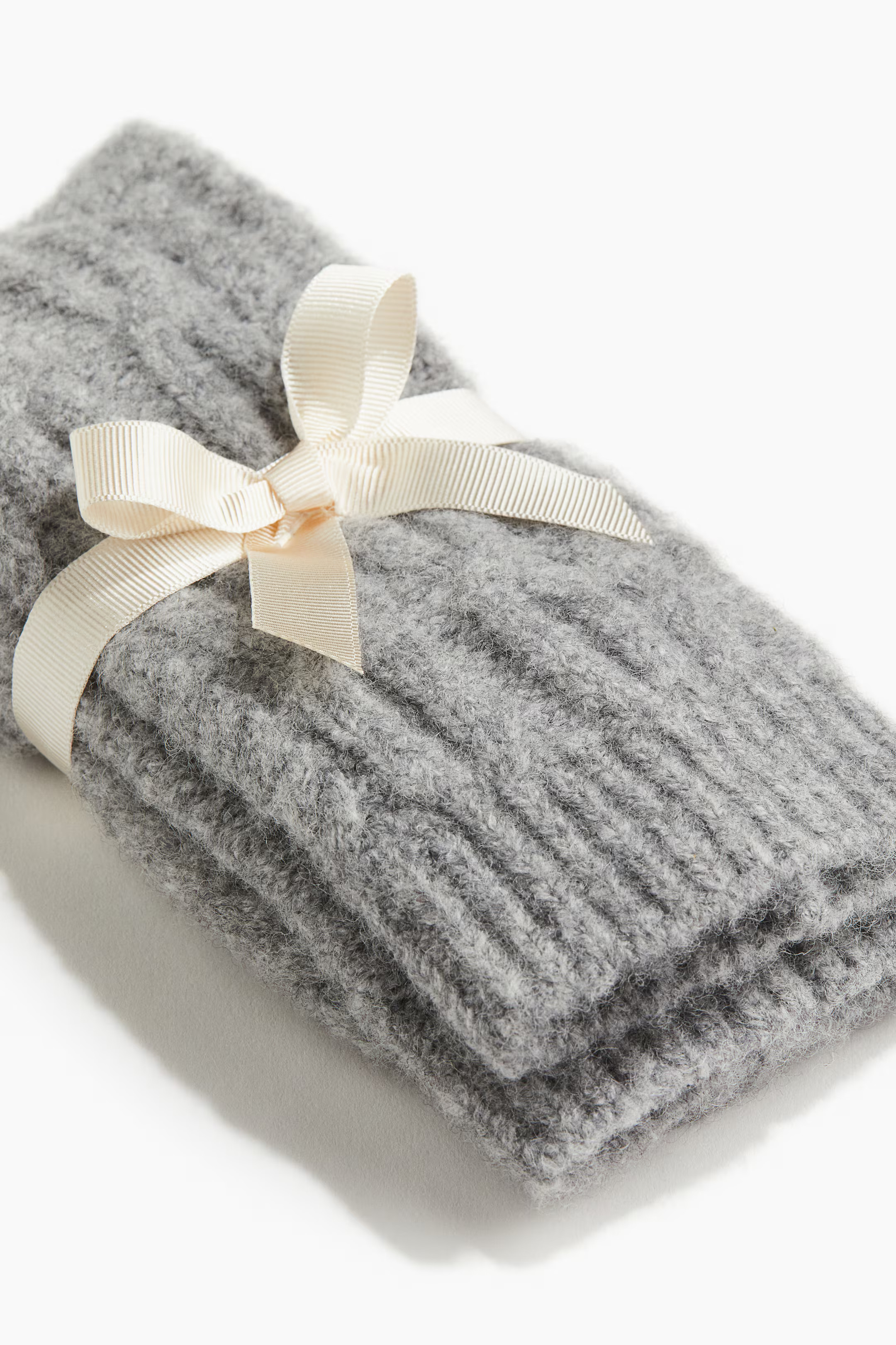 Cable-knit socks | H&M (UK, MY, IN, SG, PH, TW, HK)