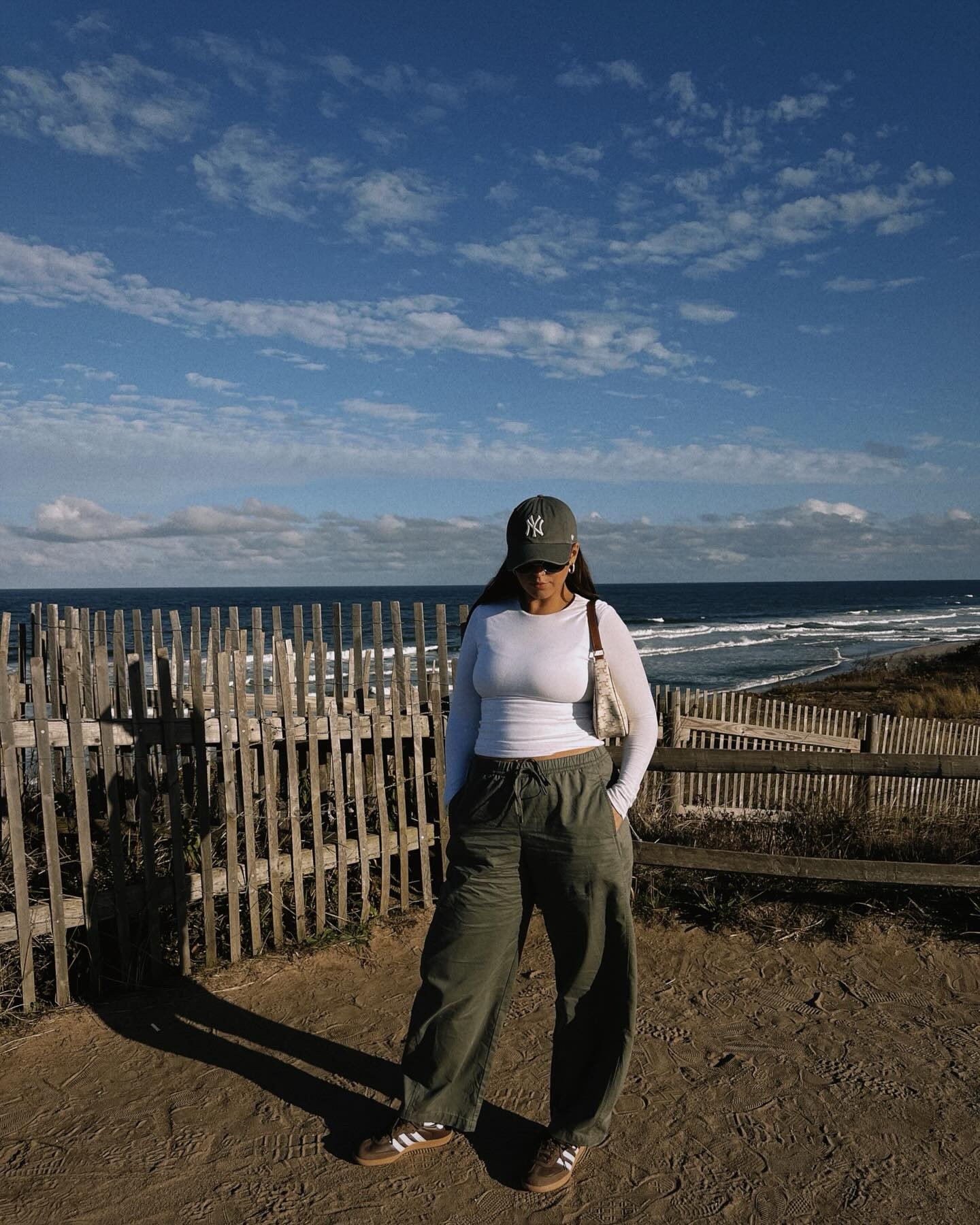 beachy fall
outfit: @abercrombie 

#abercrombiestyle #effortlesschic #outfitideas #fallstyle #falloutfit