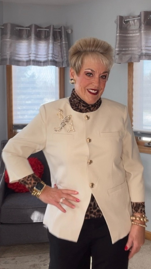 Blazer
Leopard Top
Leopard Booties
Black Jeans
Brooches
