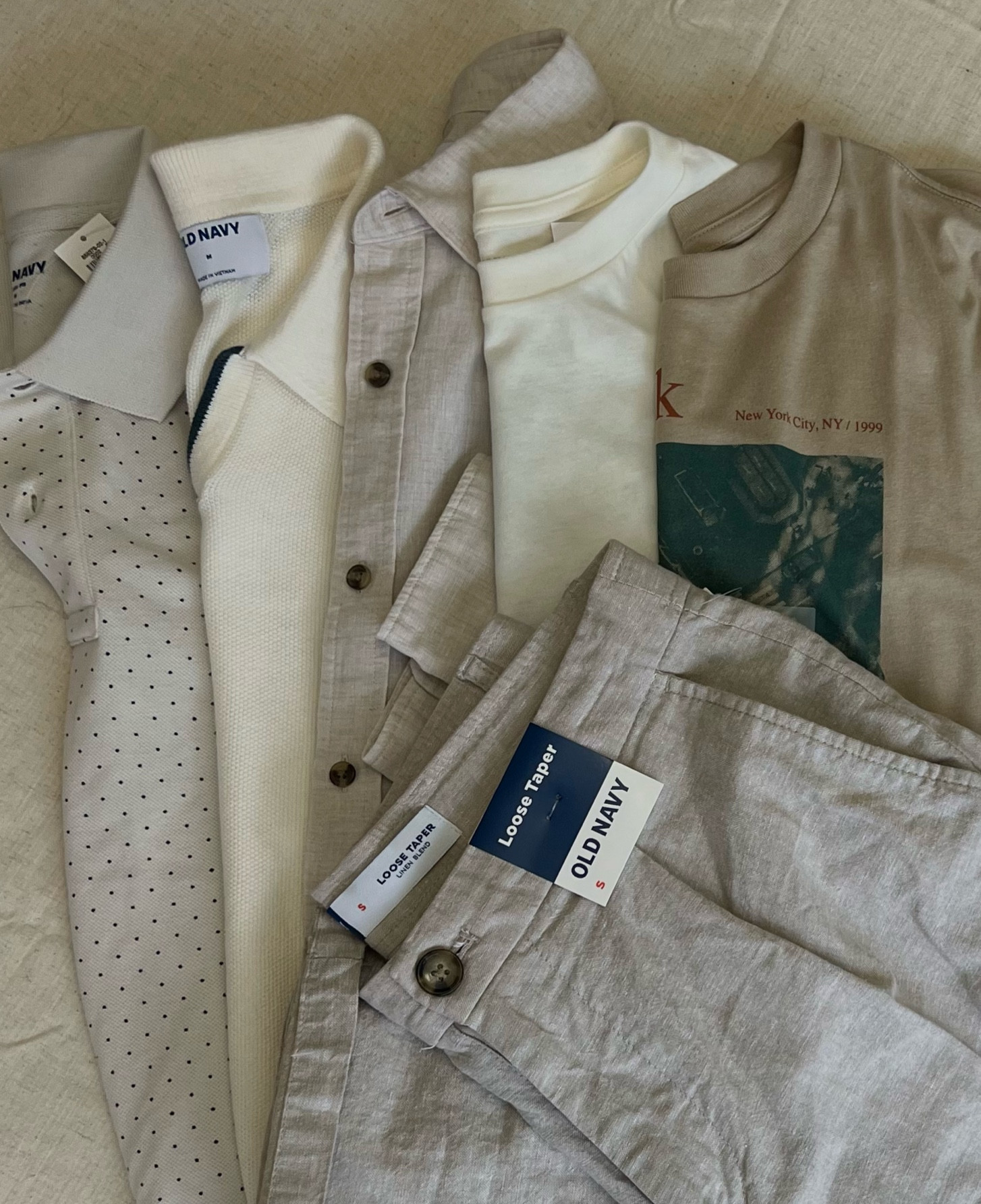 Old Navy Men’s outfits

men’s neutral clothing, linen top men’s, linen bottoms men’s

#LTKSpringSale #LTKSeasonal #LTKsalealert