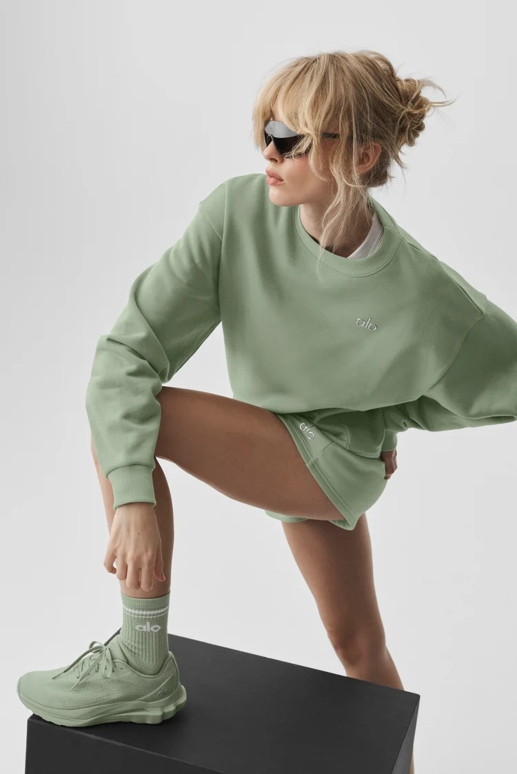 Accolade Crew Neck Pullover | Alo Yoga