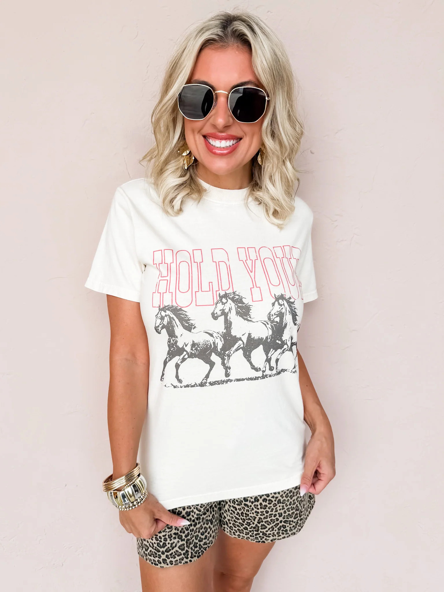Hold Your Horses Western Cowgirl Graphic Tee Medium | Ruthie Grace
