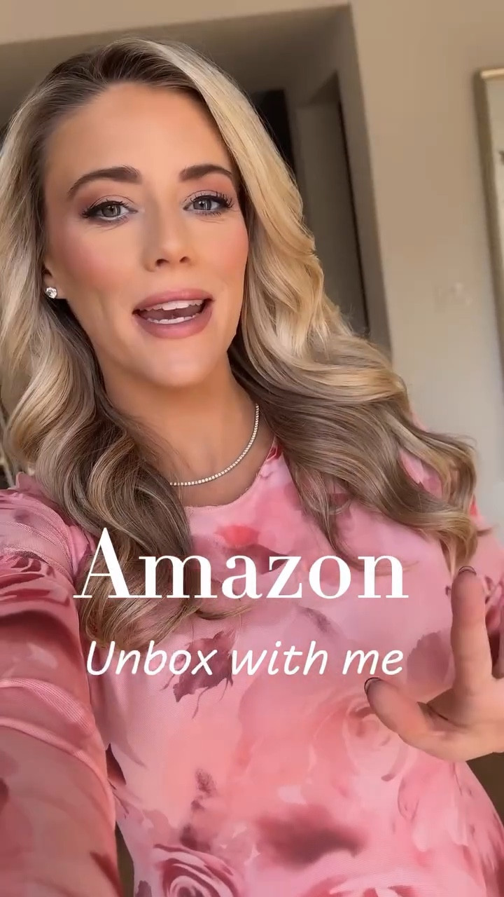 Amazon Unboxing 
Women’s Fashion
Christmas Accessories 
Toddler Shoes 

#LTKFindsUnder100 #LTKBaby #LTKHoliday