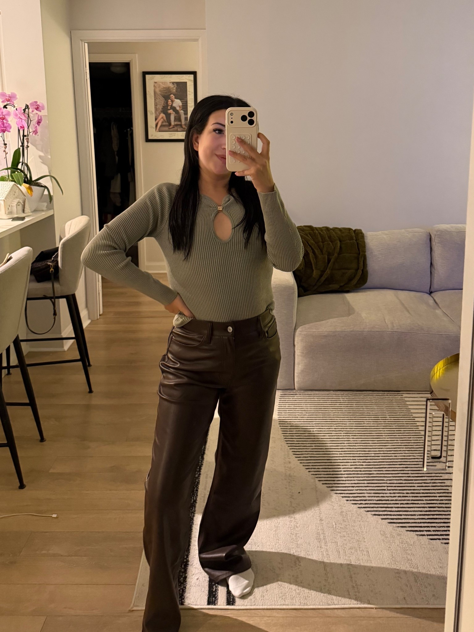 Abercrombie haul
Both pieces are true to size, but pants are the short length (I’m 5’1 and a half for reference) 