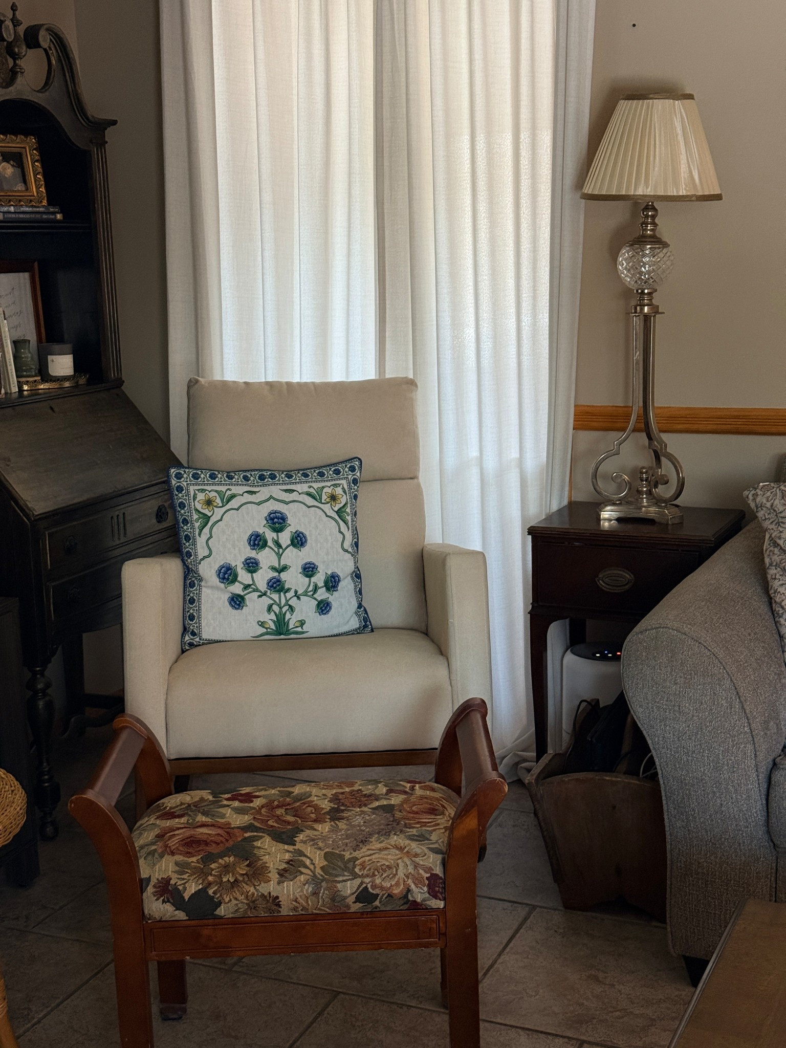 One of my favorite corners in the living room, my little reading nook 

#LTKHome