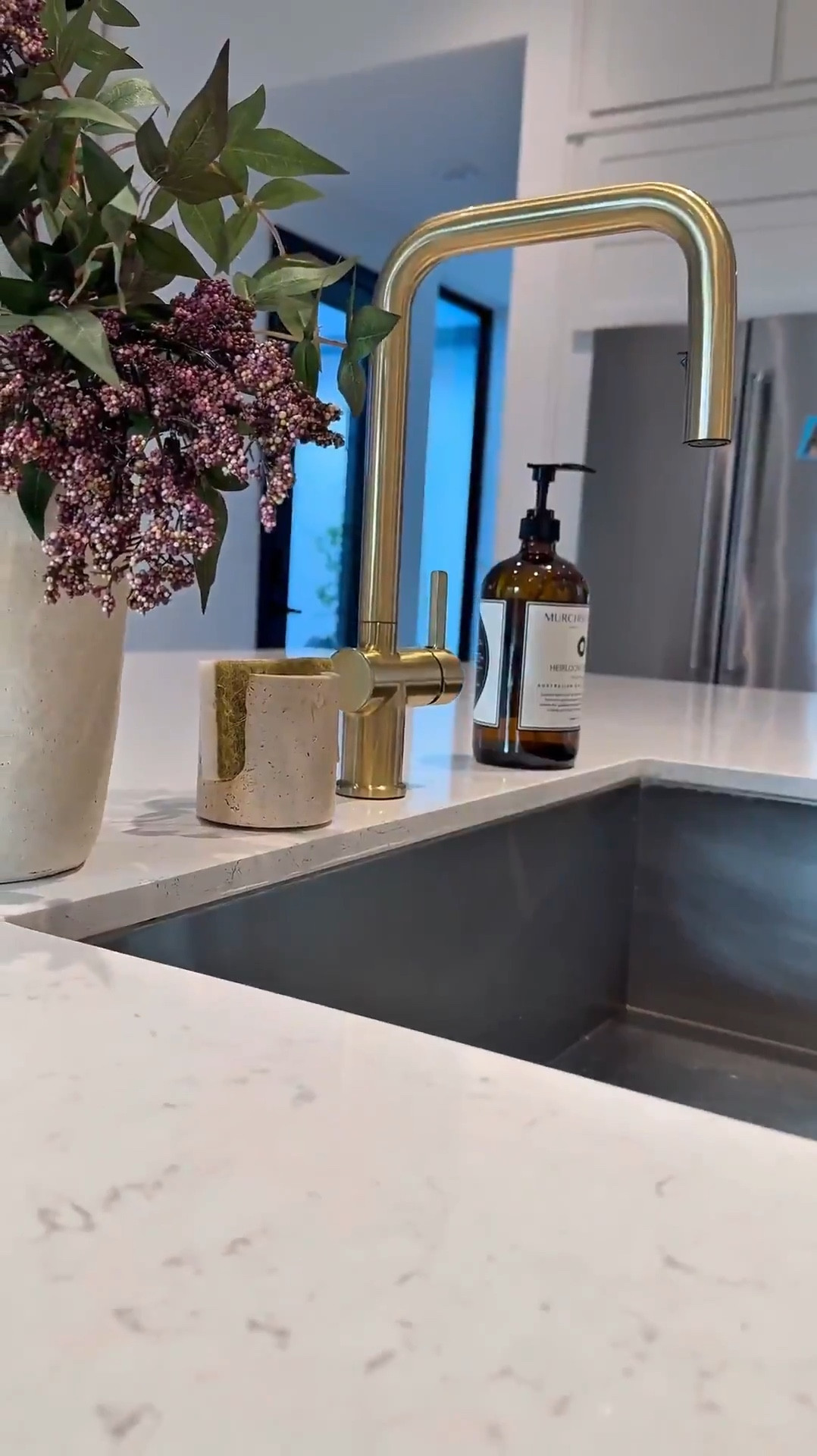 This kitchen faucet truly impressed me! ✨ The chrome finish gives such a clean, modern touch, and the pull-down sprayer works flawlessly — a perfect blend of style and quality for any kitchen. 💧 Everything’s linked for easy shopping! #KitchenEssentials #AmazonFinds #LTKHome #HomeUpgrade #ModernKitchen

#LTKHome #LTKStyleTip #LTKSaleAlert