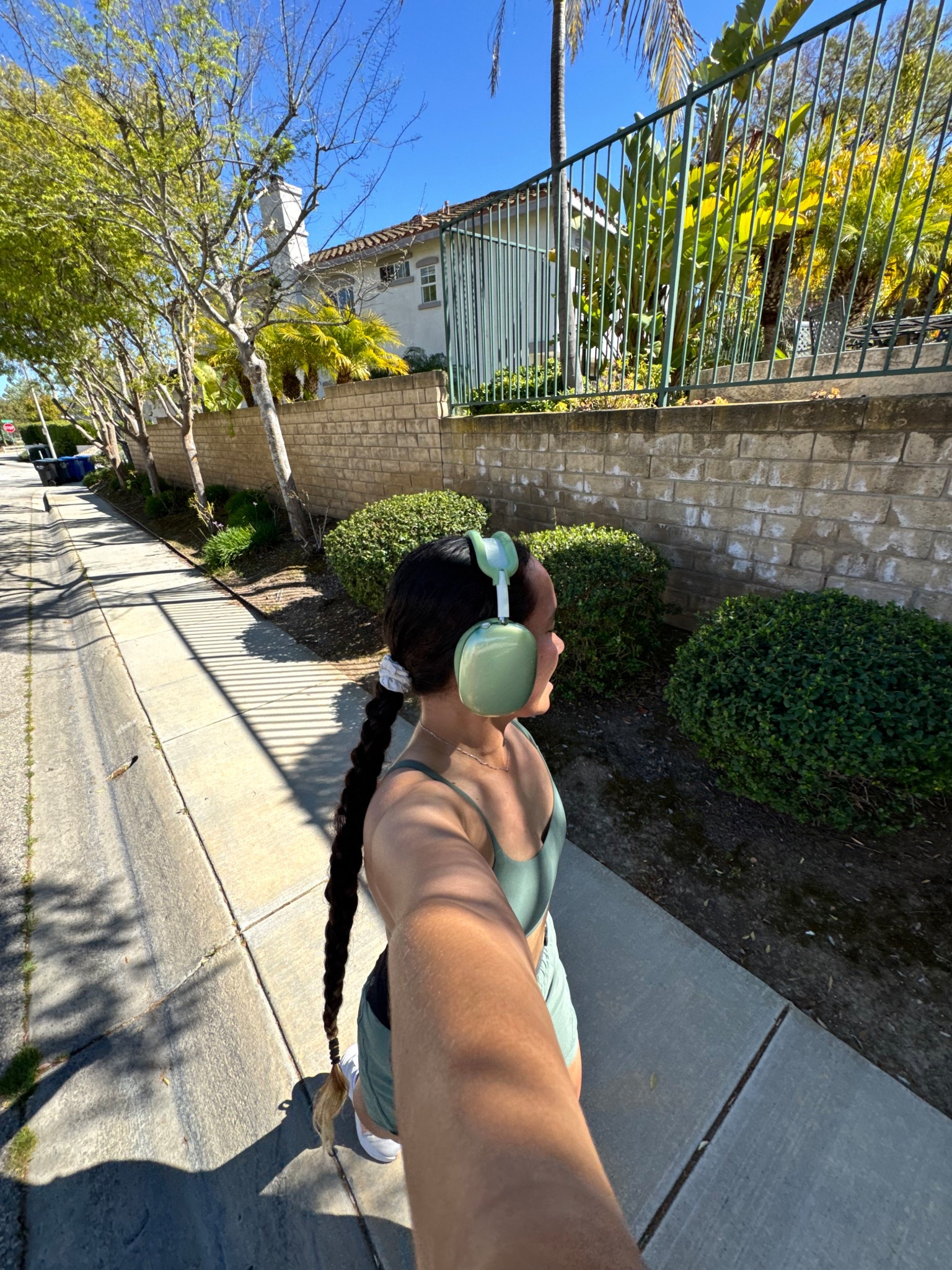 Green running outfit💚

#LTKFindsUnder50 #LTKU #LTKActive