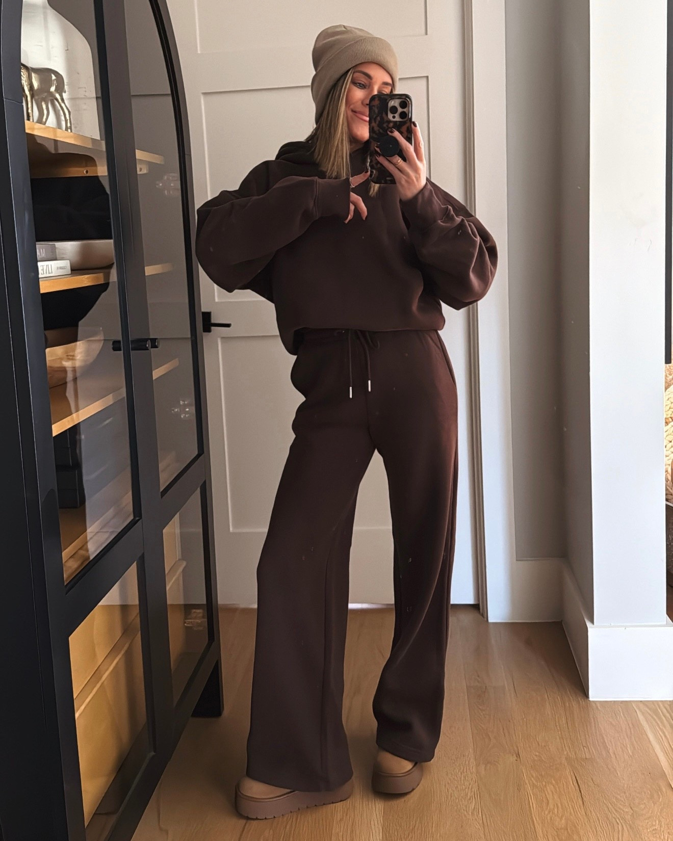 Code JENREED 🤎

Small I hoodie, xs in sweatpants. 



#LTKSaleAlert #LTKCyberWeek #LTKootd