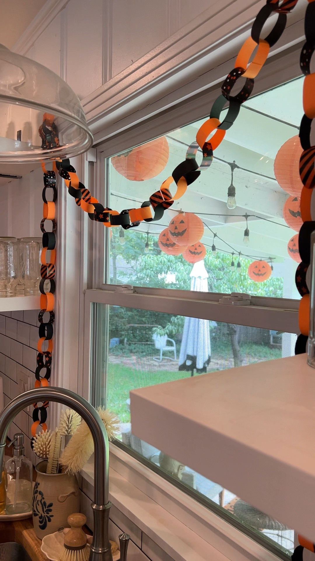 Halloween Decor🎃Paper Crafts, DIY Garland, Paper Chain Garland, Halloween Decorations

#LTKHalloween #LTKSeasonal #LTKHome