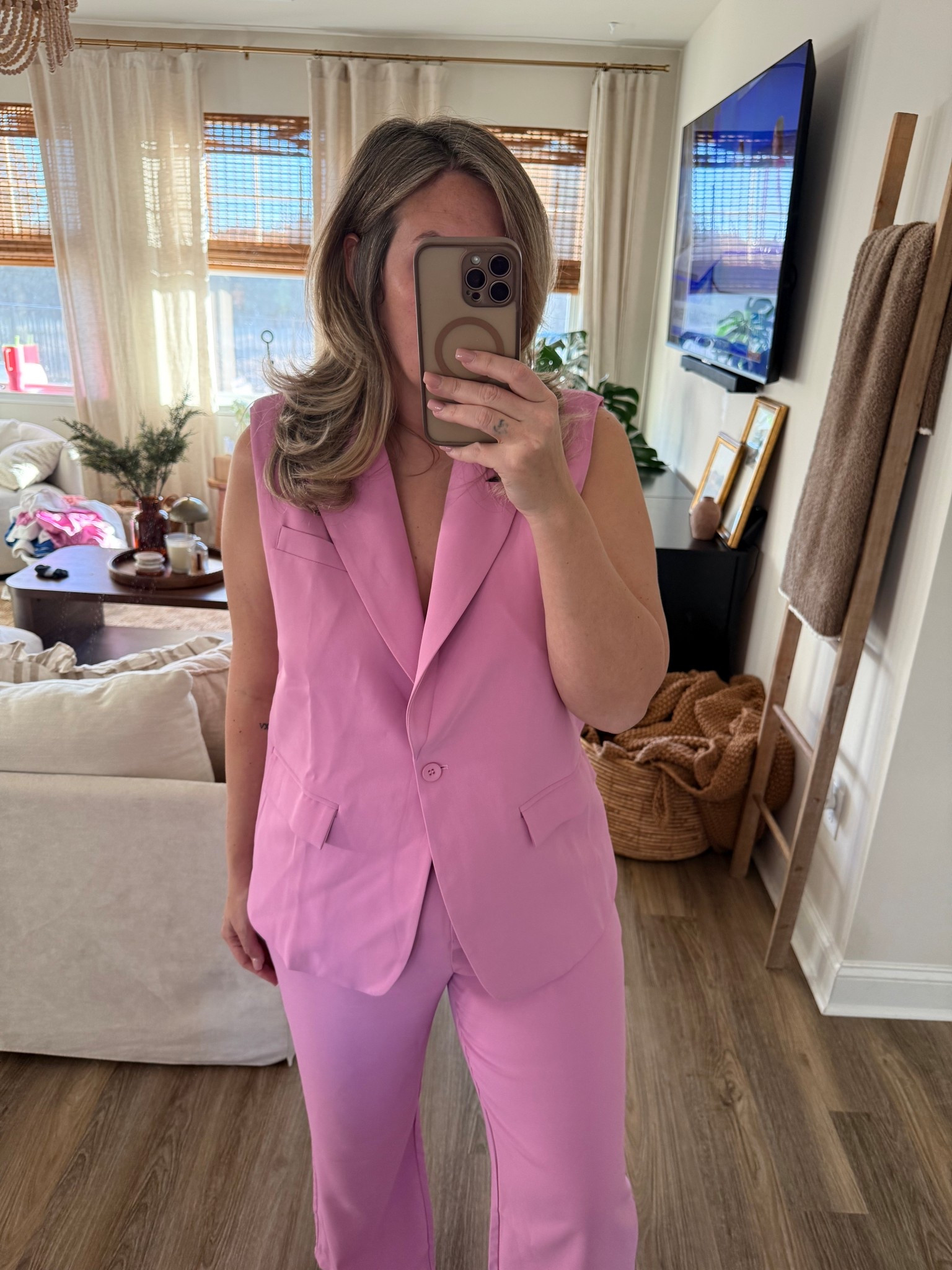 This is the prettiest color for spring !!! Love a two piece set from Amazon under $50

Amazon, Amazon find, two piece set, under50

#LTKgrwm #LTKootd #LTKSaleAlert