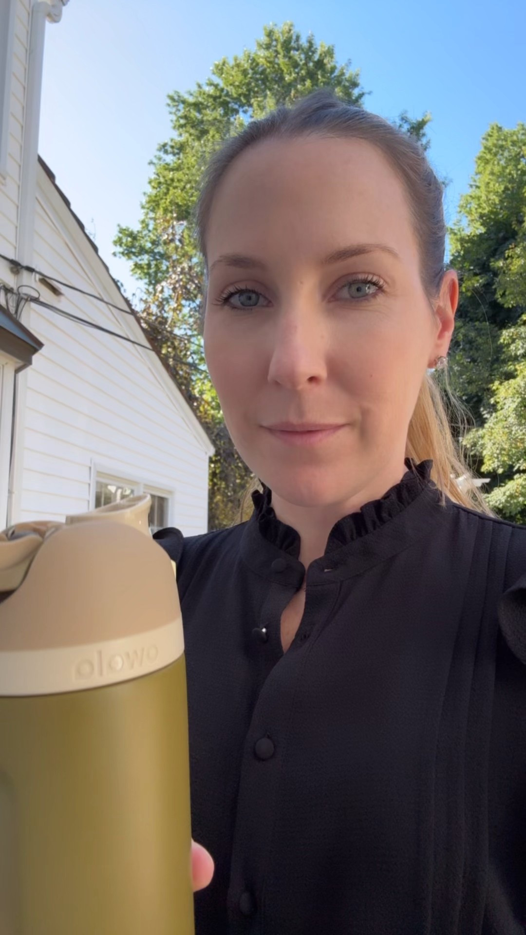 My attempt to show you just how impressive this water bottle is with the double spout!! 

#LTKFindsUnder50 #LTKFamily #LTKActive