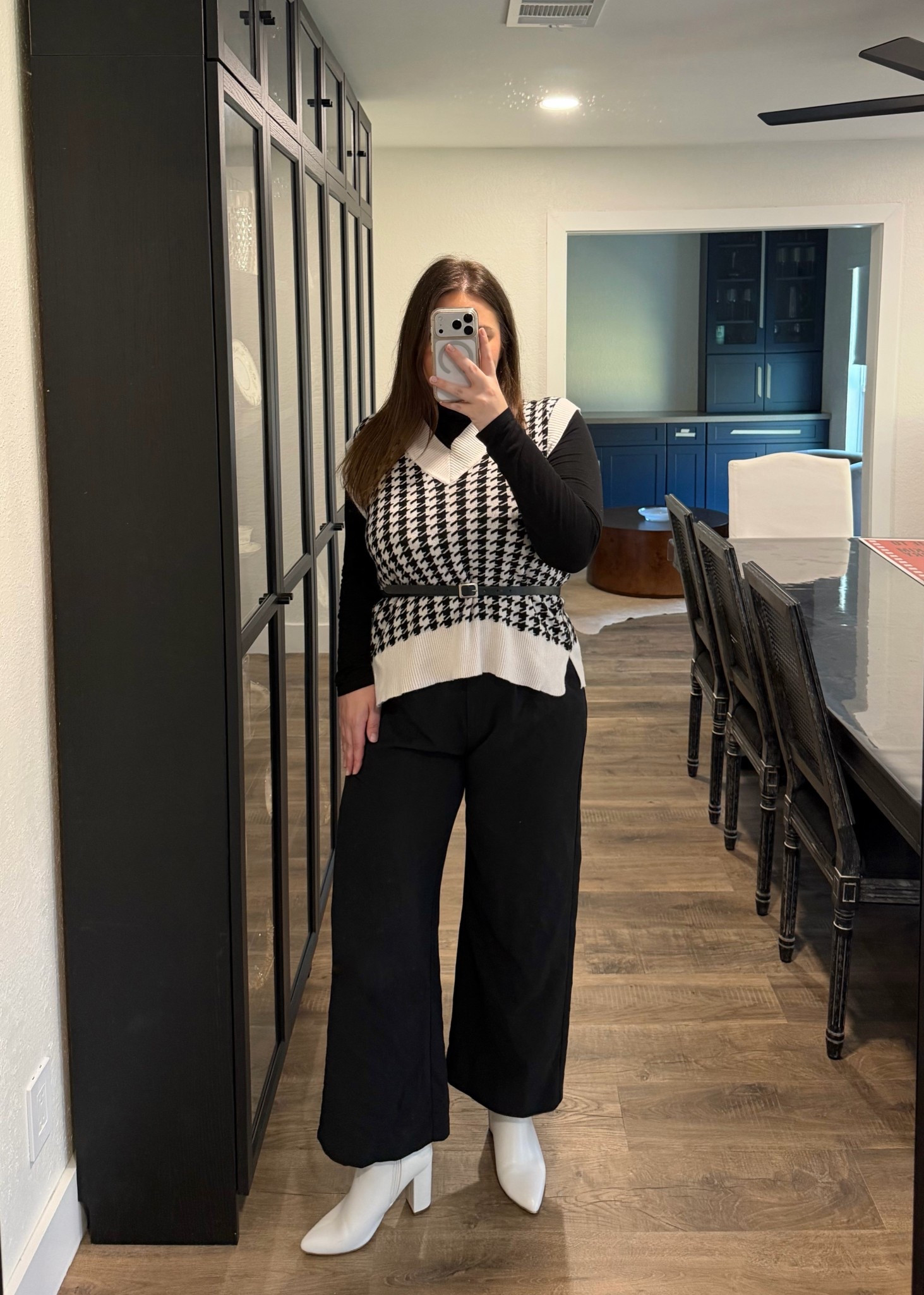 Monochrome moment with texture #LTKOfficeStyle #LTKClassicStyle #LTKSpringStyle
