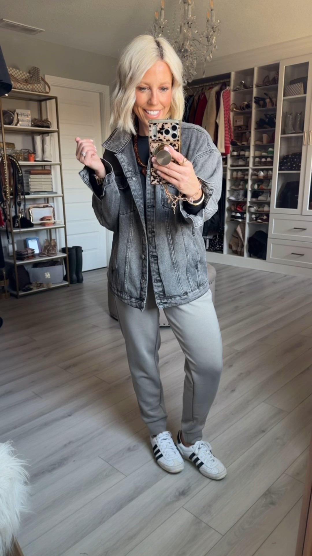 My comfy OOTD!! I’ve had this jacket for a few years now and still love it!!! These joggers are scuba knit material and so nice!!!
⬇️⬇️⬇️
Jacket small (oversized)
Joggers small
Black top medium 

#LTKSaleAlert #LTKmomlife #LTKSeasonal