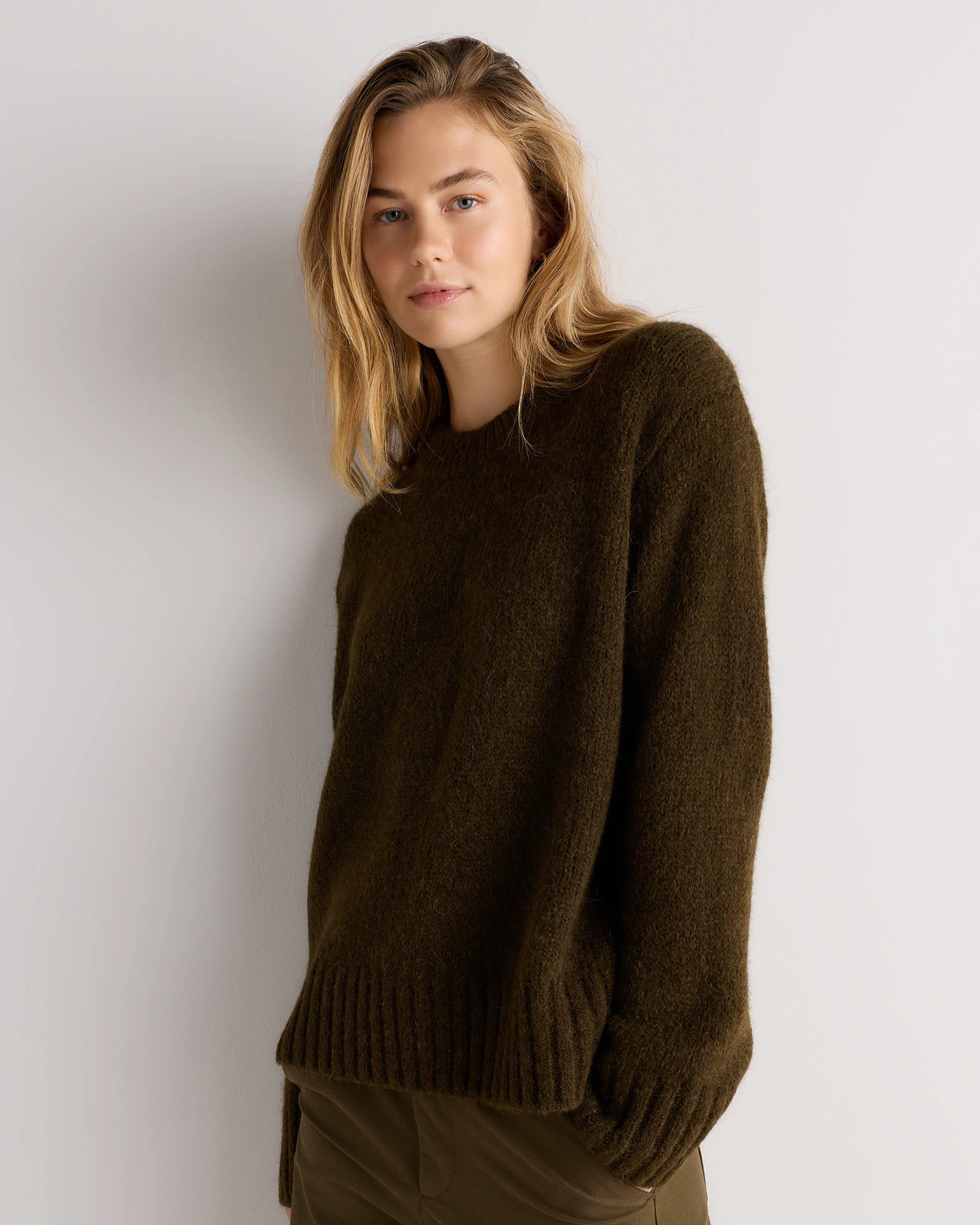 Quince | Women's Lofty Baby Alpaca Oversized Crew in Truffle Veil Brown, Size XS | Quince