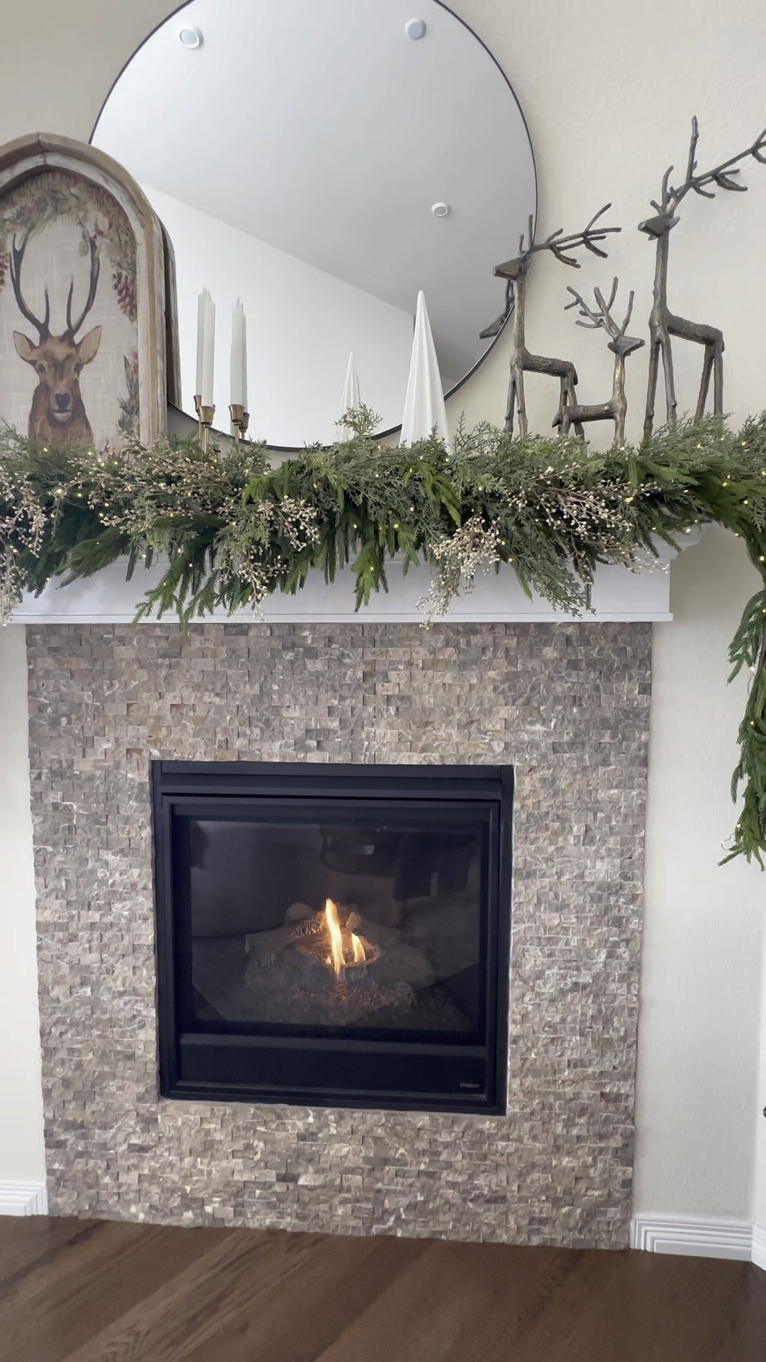 Christmas mantel

#LTKHoliday #LTKSeasonal #LTKVideo