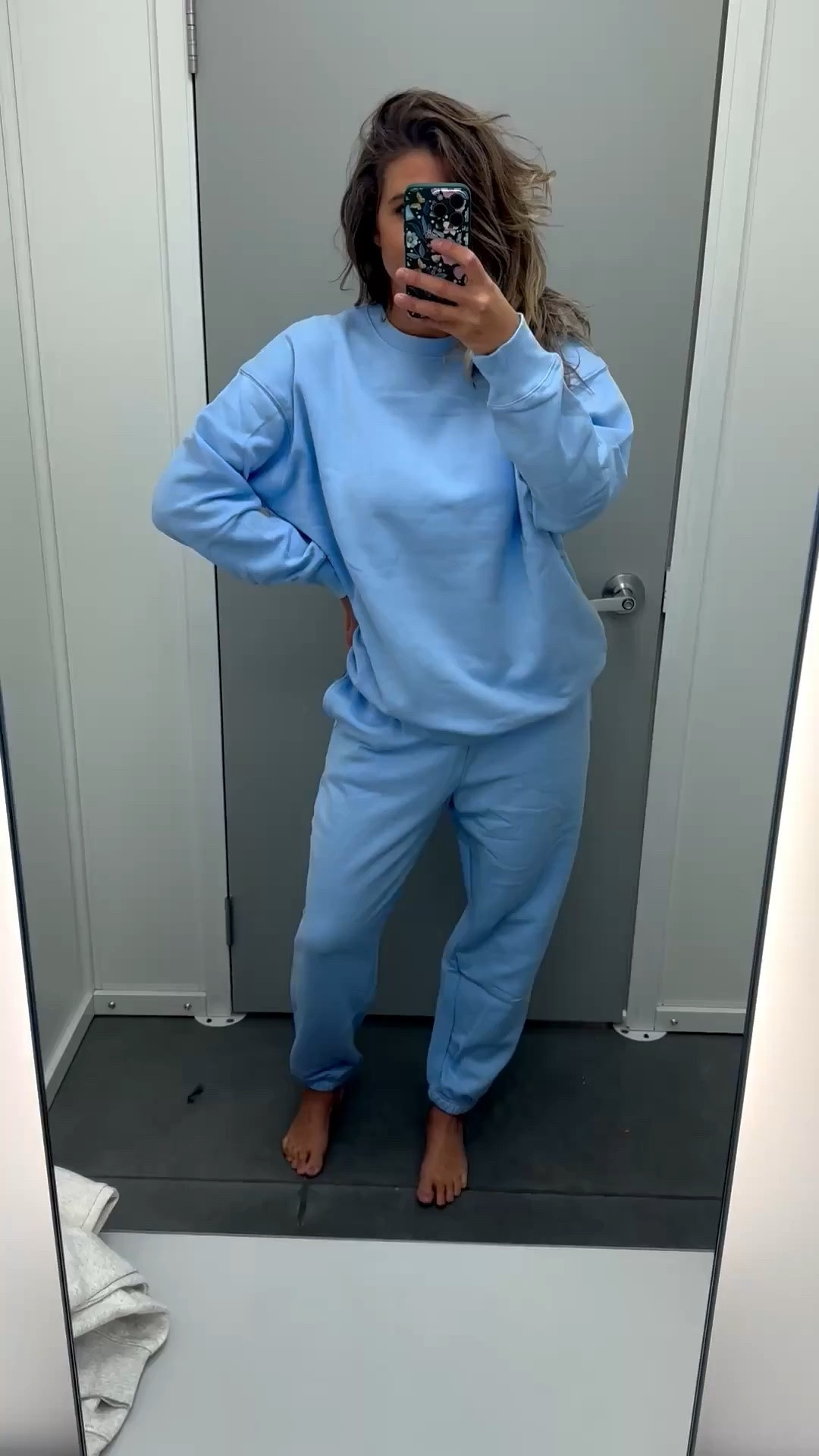 Cozy, comfy, and cute 🤍 This sweatsuit is the perfect everyday set—easy to throw on and instantly feel put together. Linked on below ✨
#walmart #ootd #walmartfinds #walmartfashion

#LTKootd
