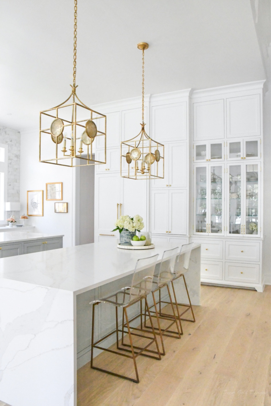 Kitchen home decor 
Gold light pendants 
Counter stools, bar stools 