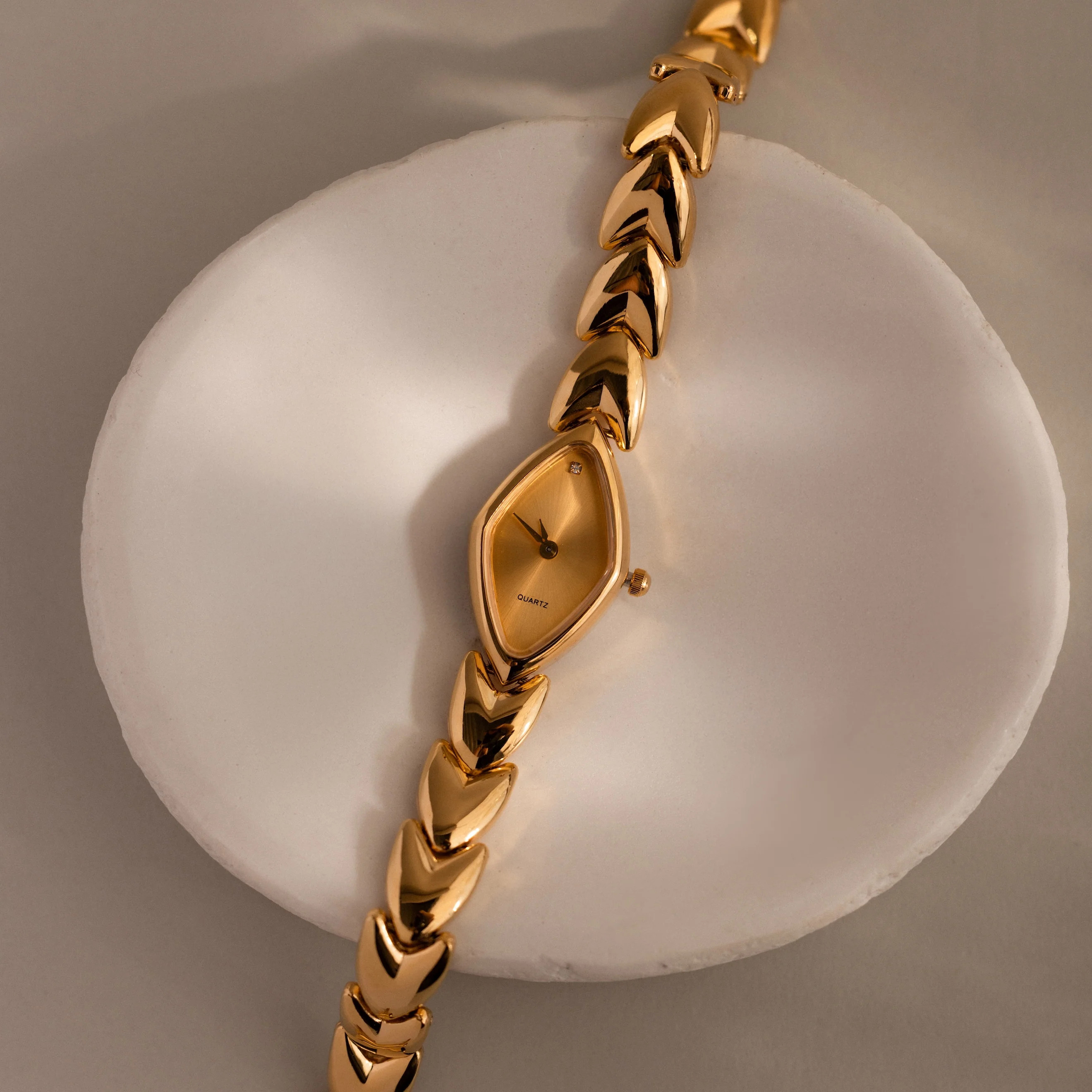 Diamond Oval Leaf Link Band Timepiece Watch in 18K Gold | Caitlyn Minimalist | Caitlyn Minimalist