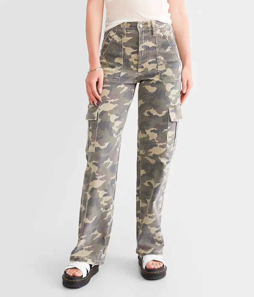 Logan Camo Cargo Pant | Buckle