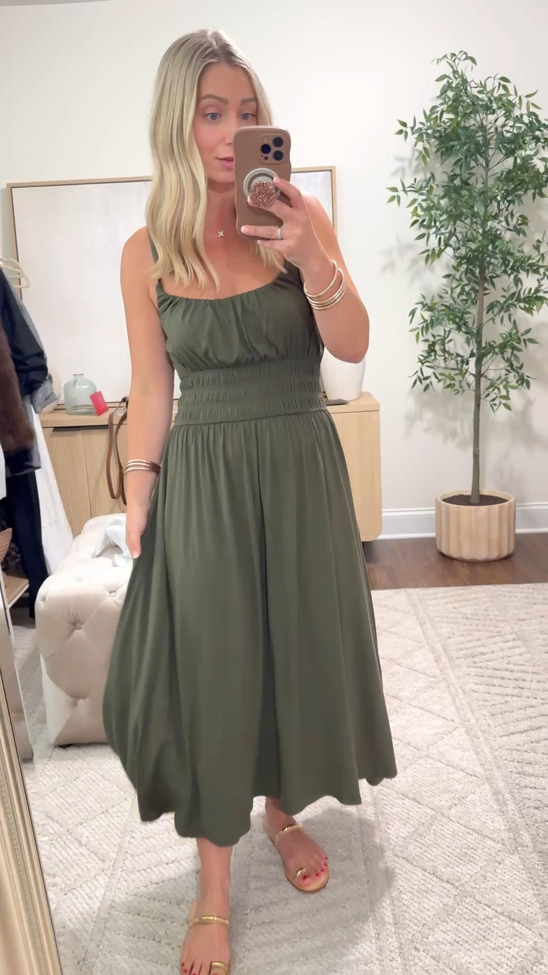 The comfiest dress! Wearing size small regular!

Old navy, Memorial Day weekend, maxi dresses

#LTKootd #LTKmomlife #LTKdayinmylife