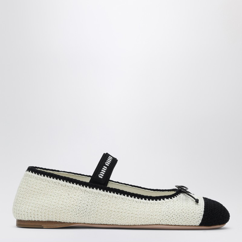 Ballerina in white and black crochet knit | The Double F