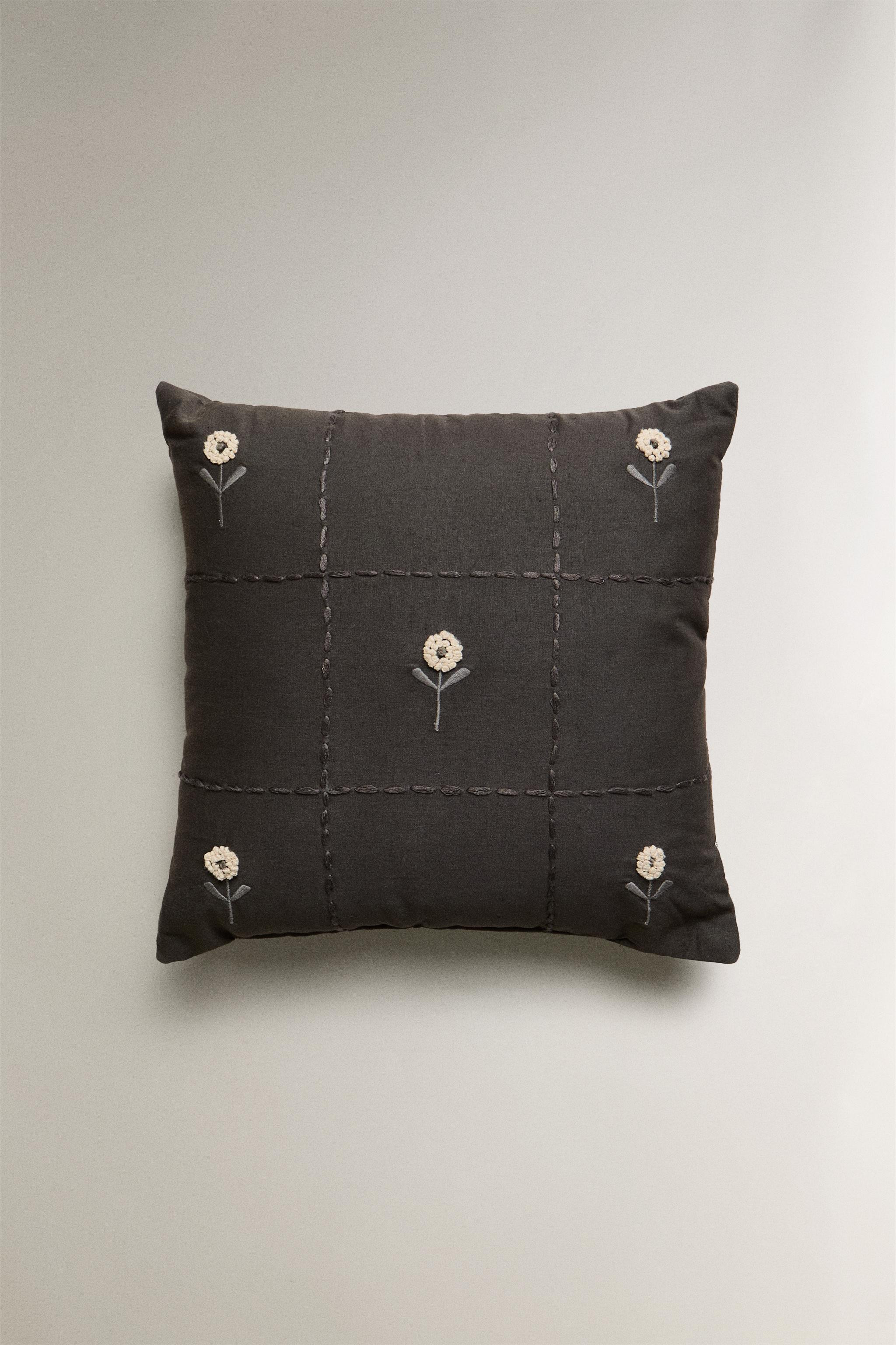 CHILDREN'S FLORAL PRINT THROW PILLOW | Zara US